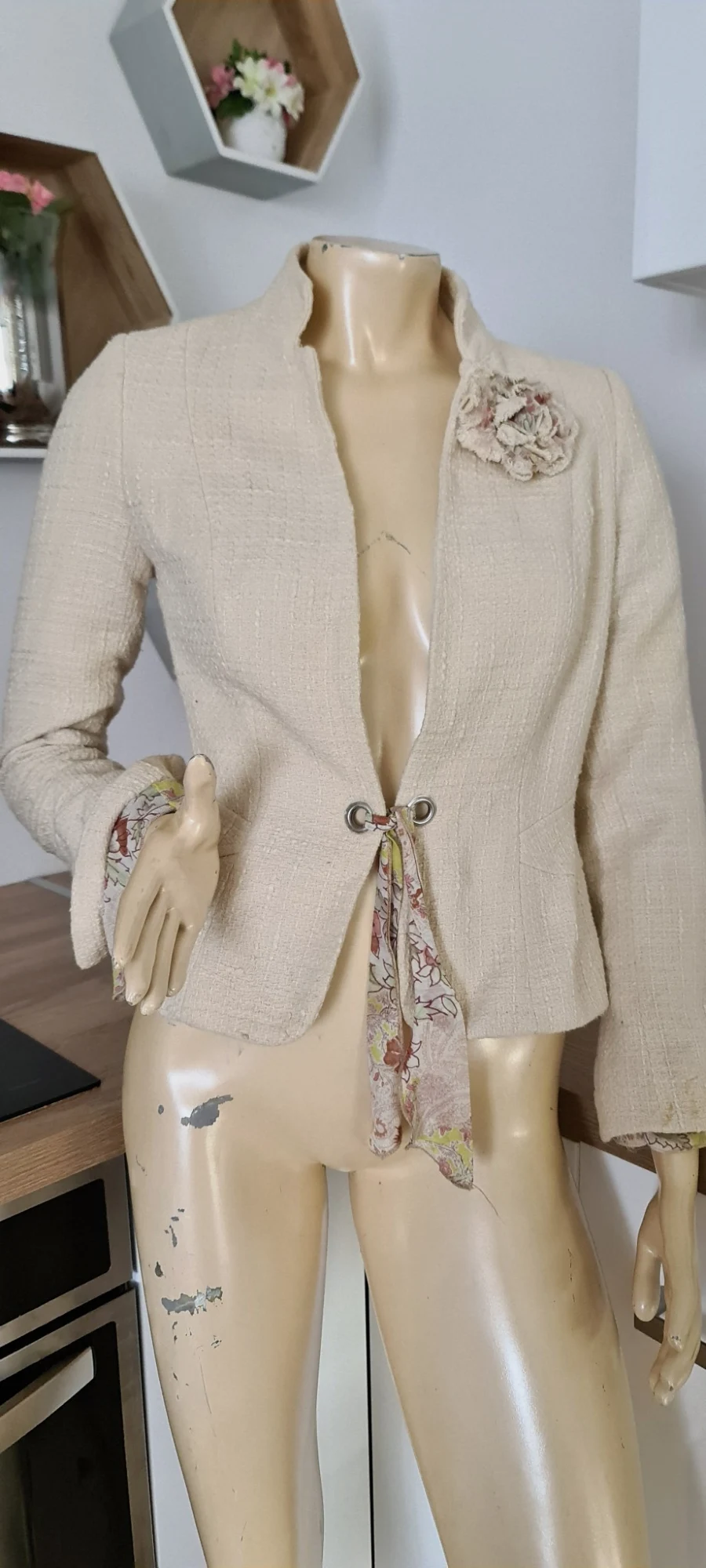 tres jolie veste blazer creme taille 36 tres chic 100 % coton  (1)