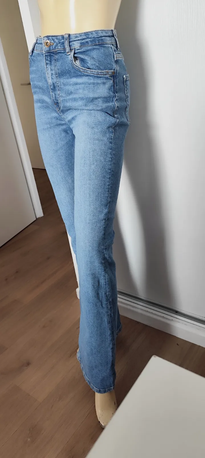 superbe pantalon jeans zara taille 36 (1) – Zara – taille 36 2