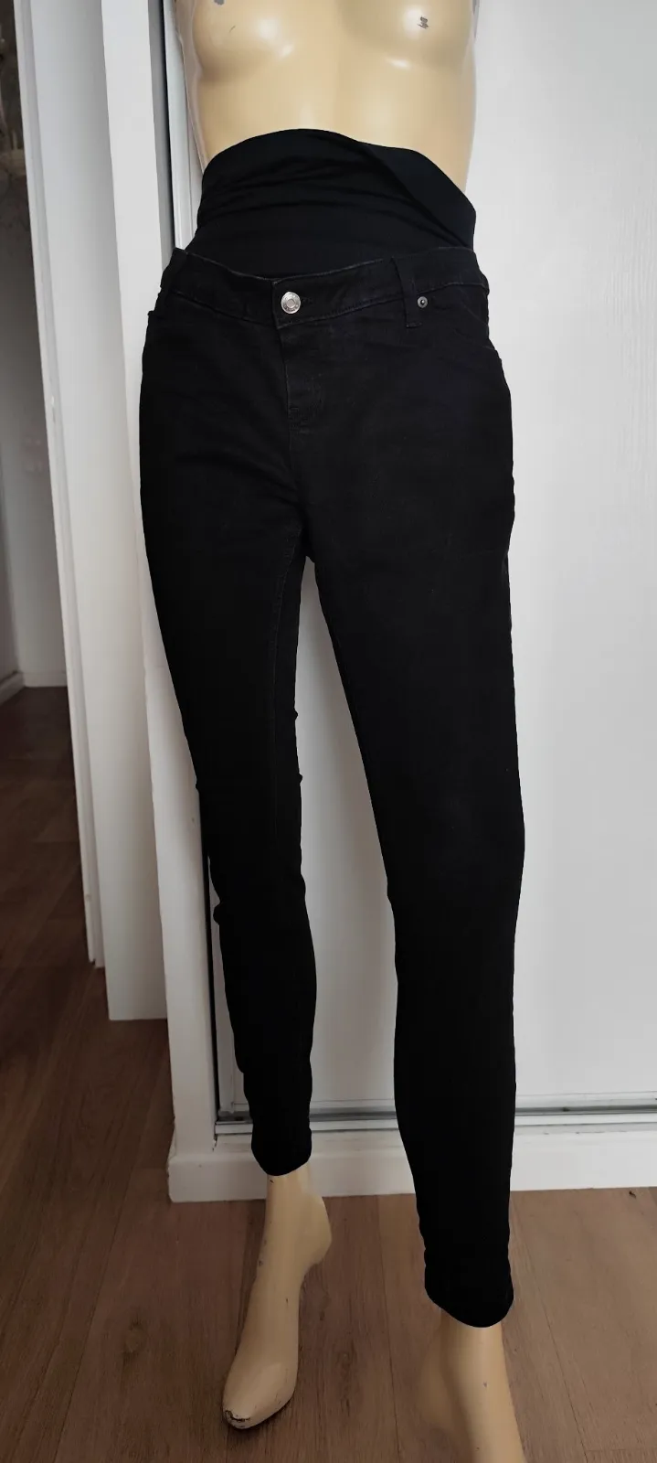 superbe pantalon en jeans noir asos taille 38 77 % coton 20 % polyestere 2 % ela
