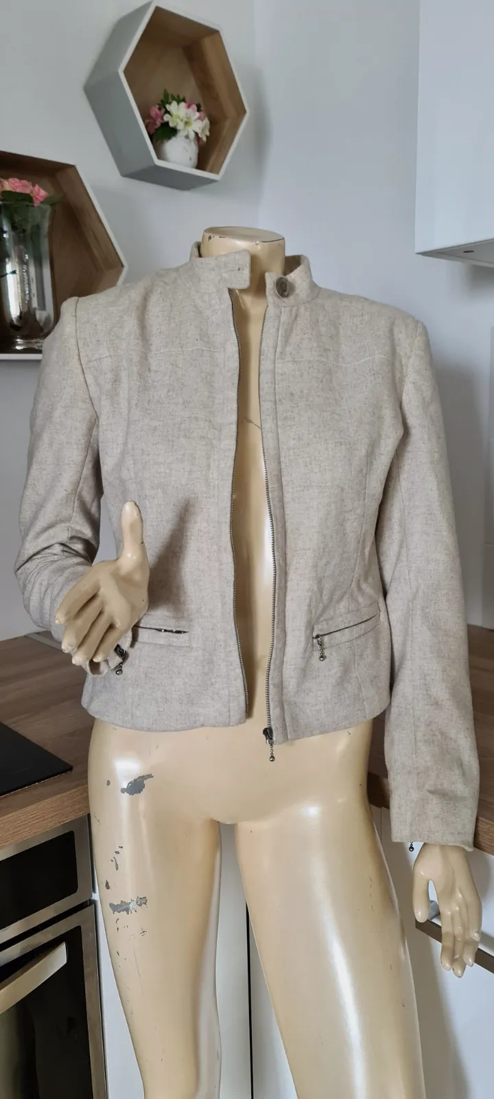tres jolie veste blazer crme taille 38 alain manoukian 80 % laine 20 % polyamide – alain manoukian – taille M 2