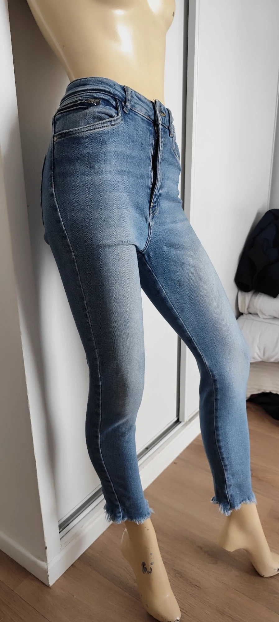 superbe pantalon jeans zara taille 38 tres belle coupe stretch