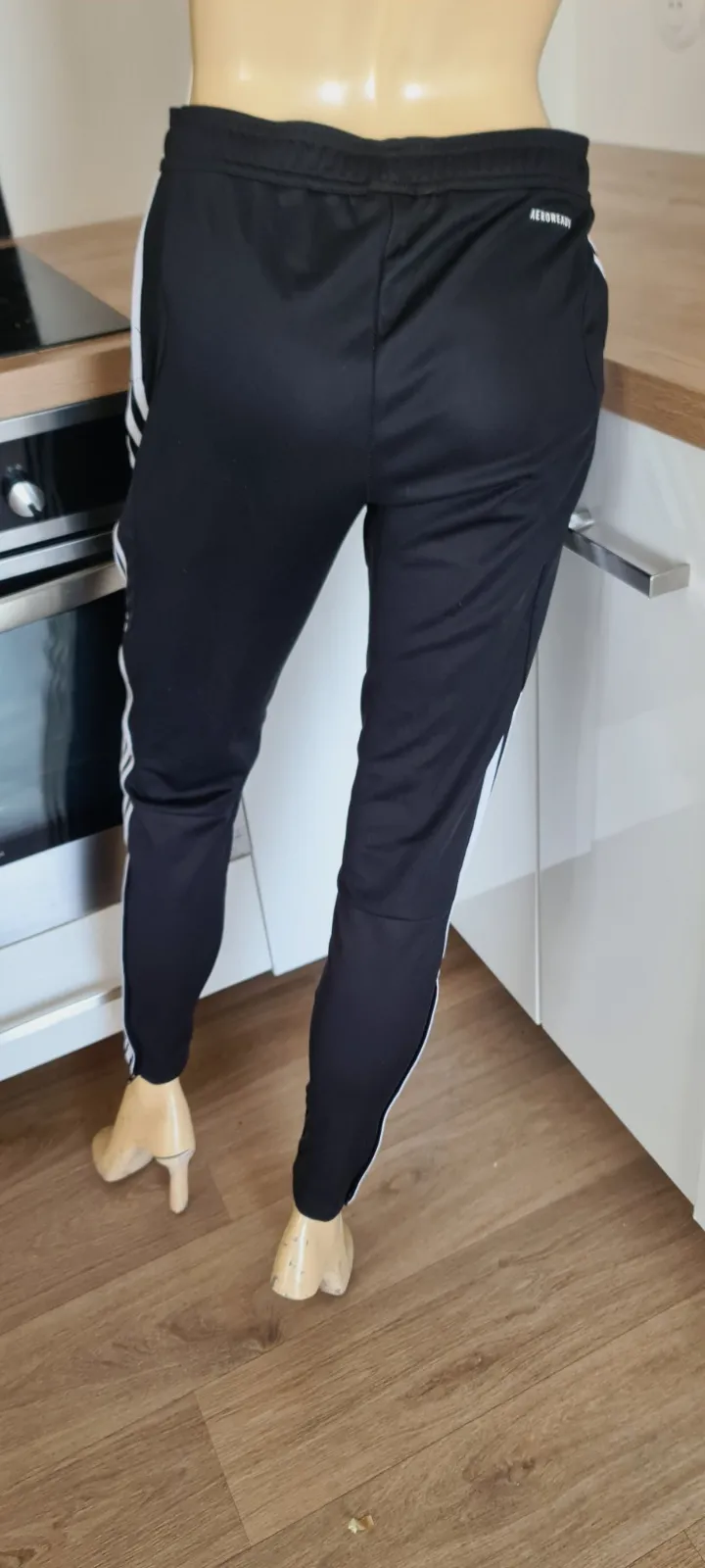 tres jolie bas de survetement homme noir et blanc taille s aerroready fermeture – Adidas – taille S 3