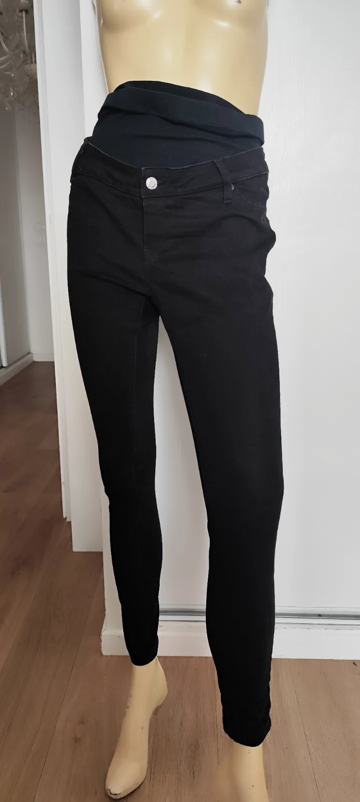superbe pantalon en jeans asos noir  taille 38 77 % coton 20 % polyestere 2 % el