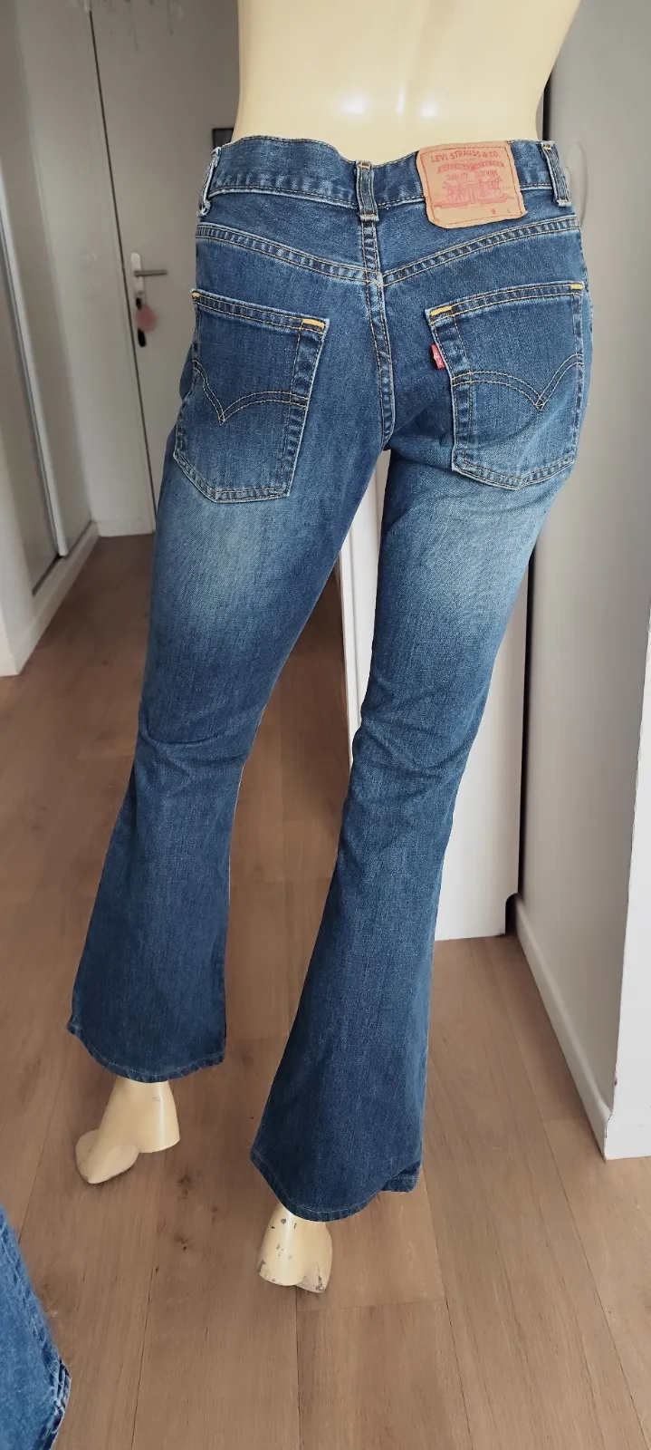 superbe pantalon en jeans levis taille  26 x 32 taille 36 100 % coton  (1) – Levi's – taille 36 3