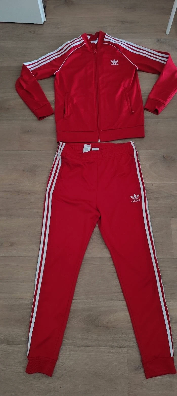 superbe ensemble survêtement jogging adidas taille 13 14 ans