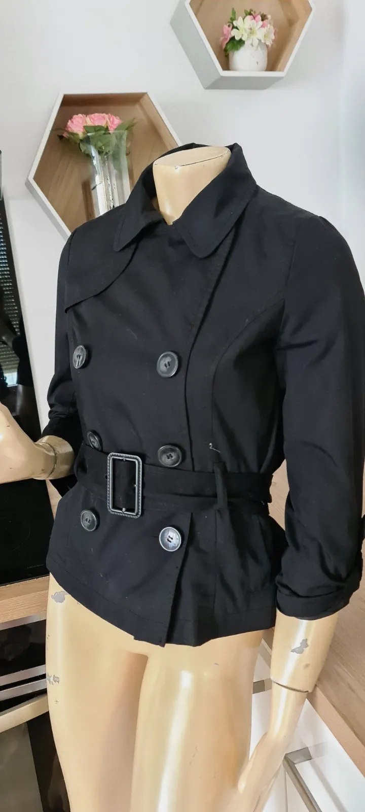 tres jolie veste  noir avec ceinture taille 36 h&m65 % polyestere 35 % coton (1) – H&M – taille S 2