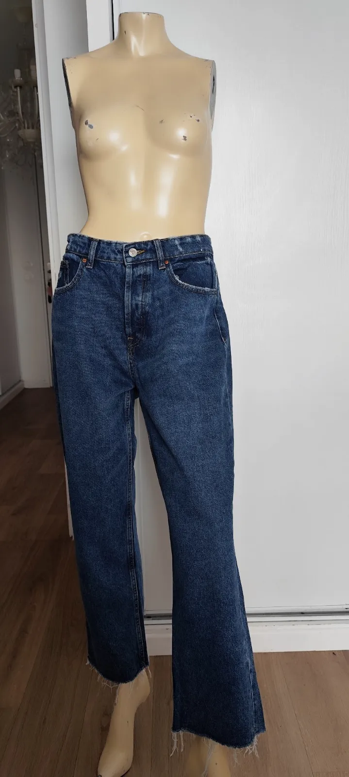 superbe pantalon jeans bleu taille 42 100 % coton  