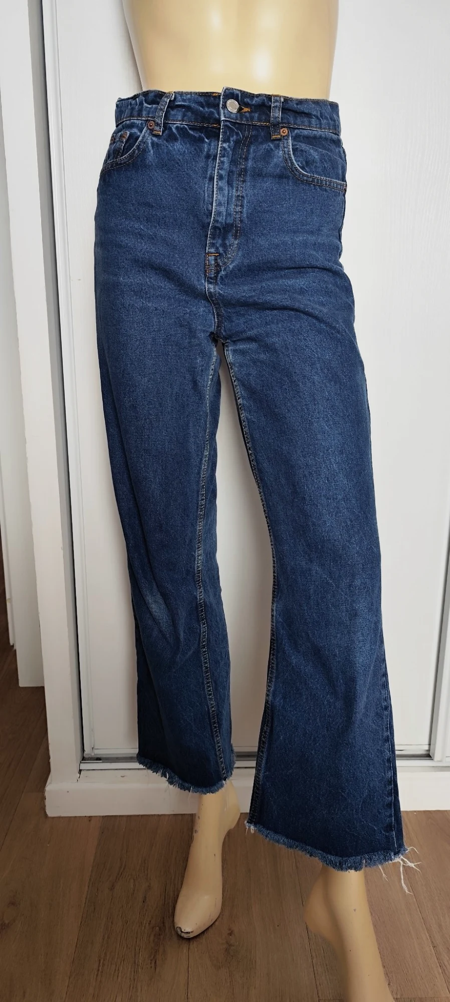 superbe pantalon en jeans zara bleu taille 36 tres belle coupe evaser 100 % coto