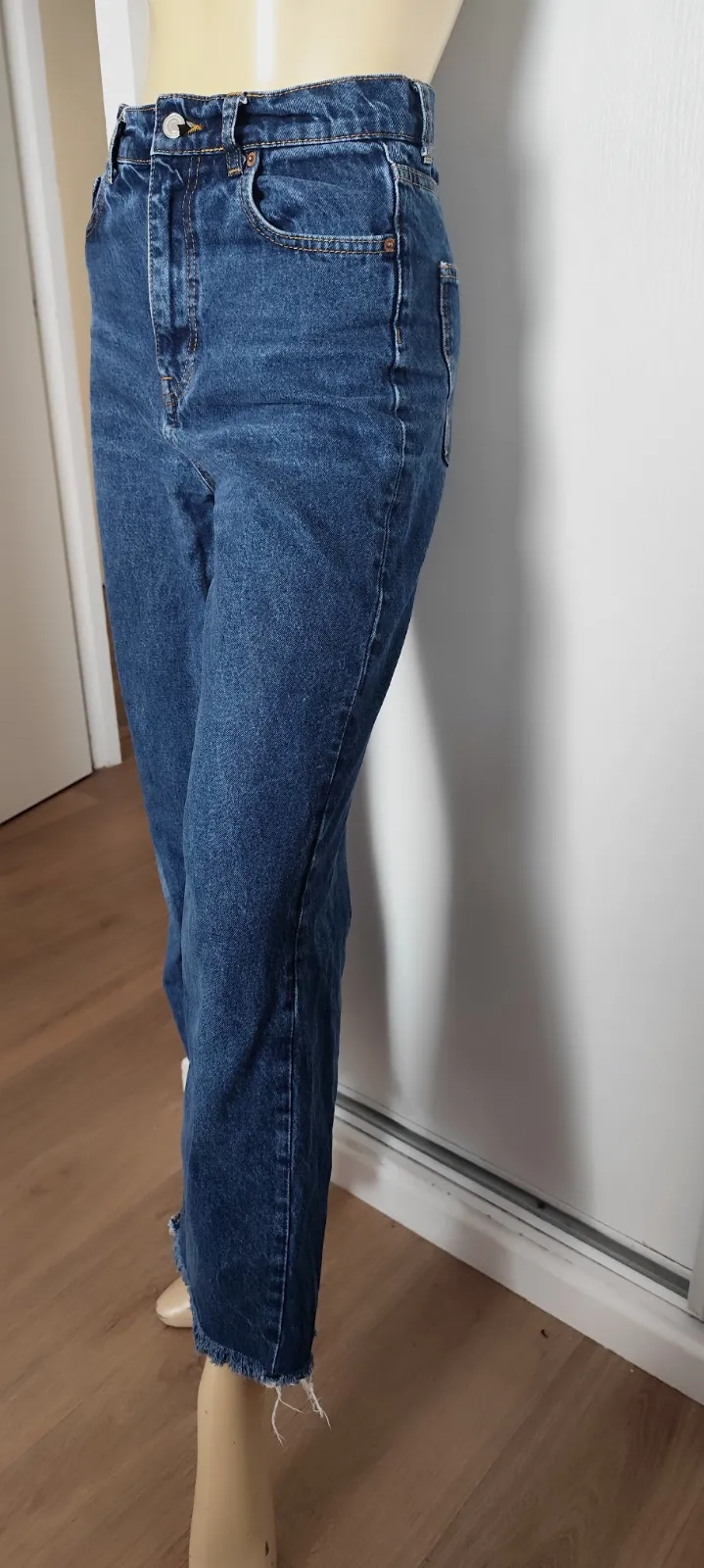 superbe pantalon en jeans zara bleu taille 36 tres belle coupe evaser 100 % coto – Zara – taille 36 2