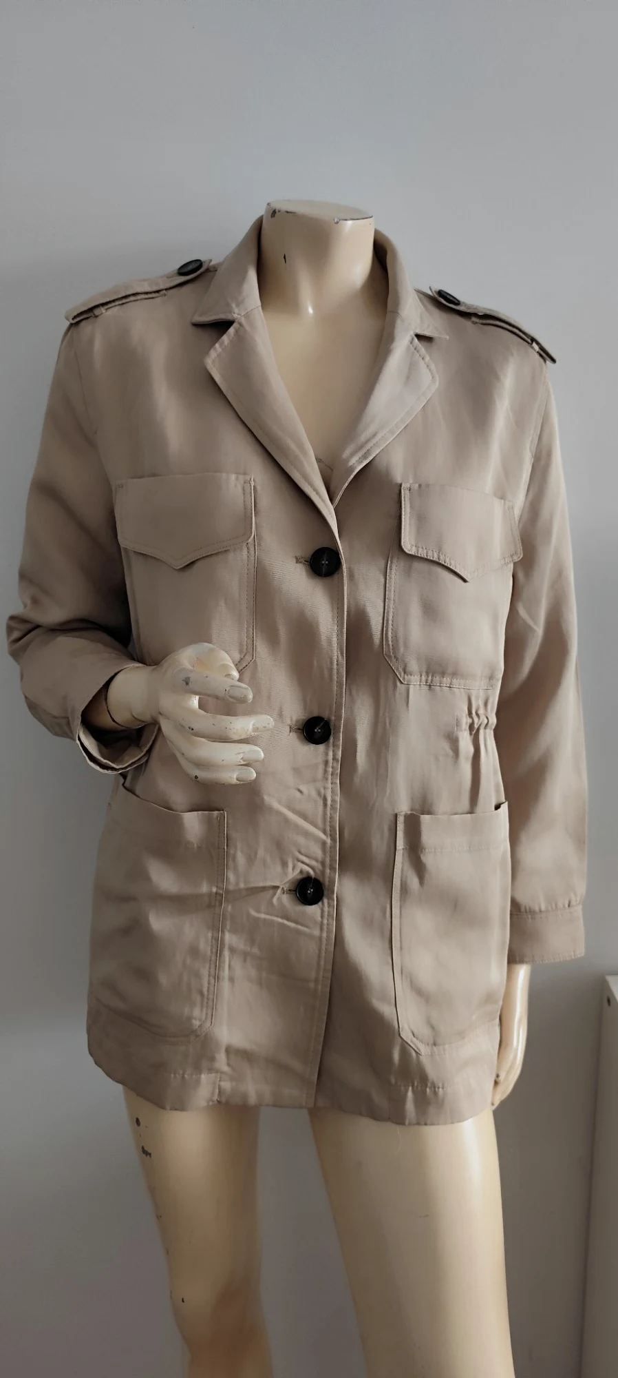 superbe veste style saharienne zara taille 36 /38  avec ceinture reglable poches