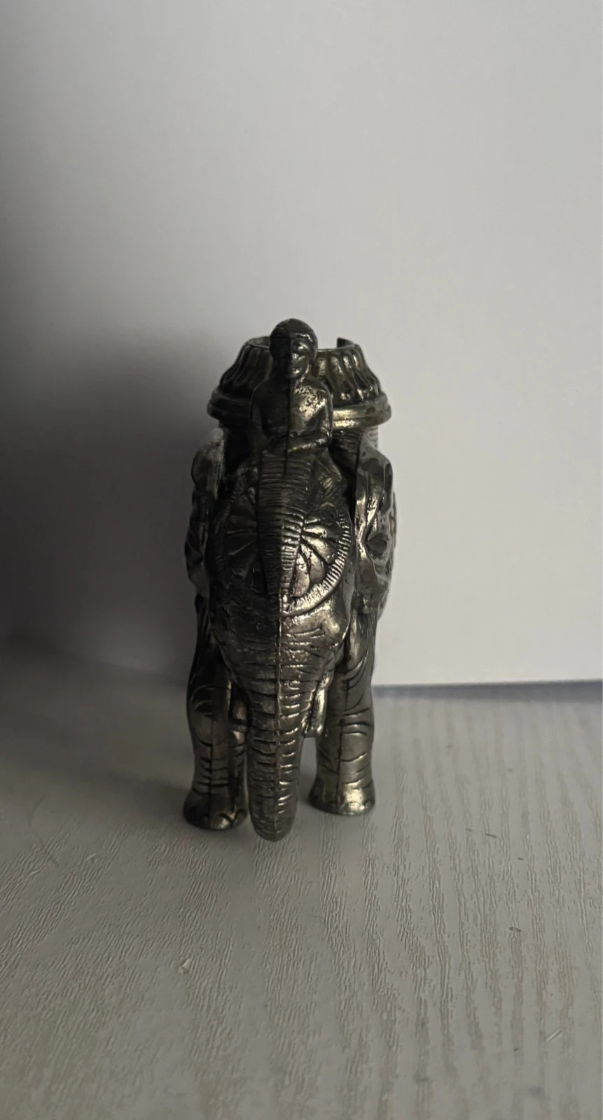 Funda / Soporte metálico para mechero – Elefante vintage con jinete 2