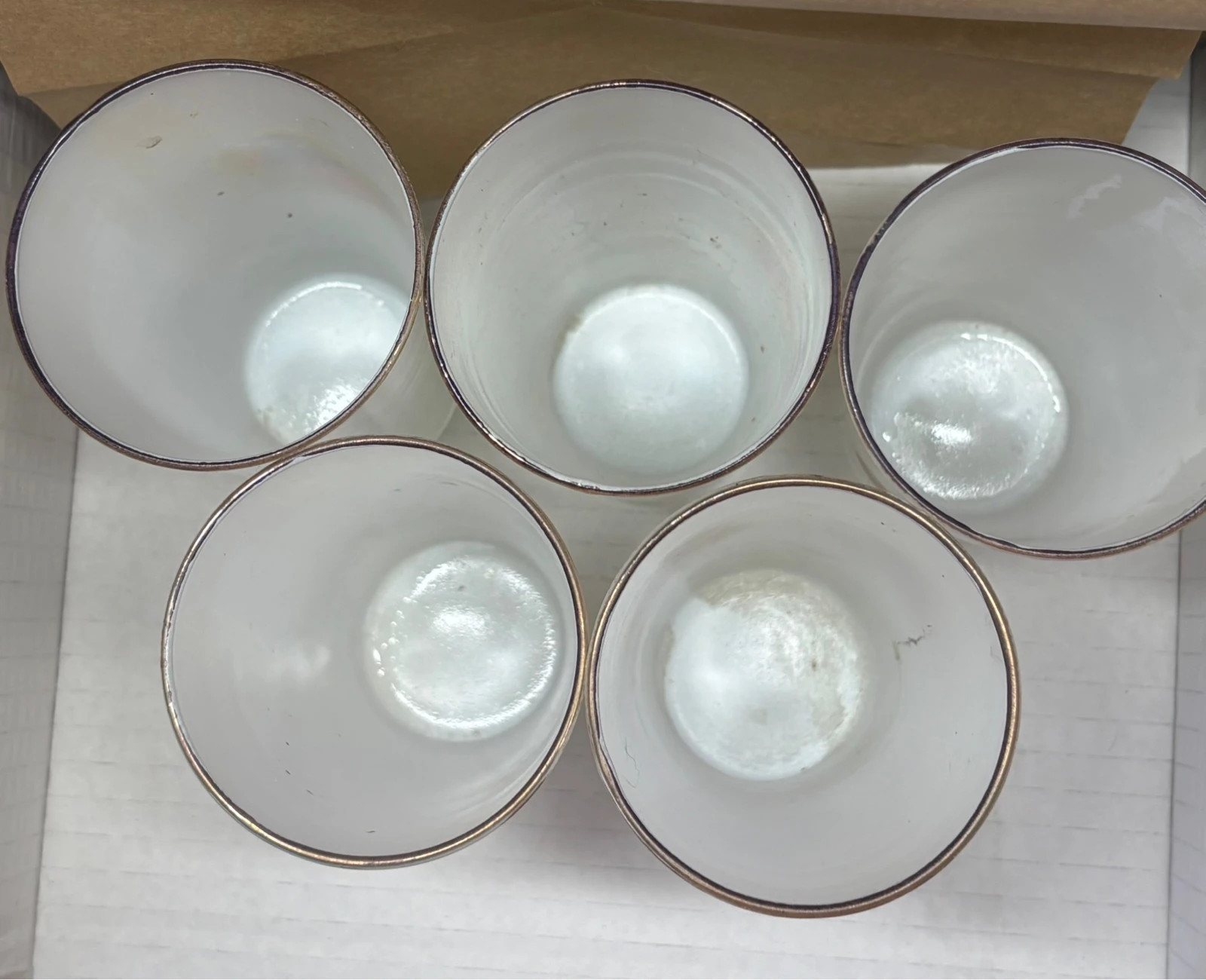 5 vasos de opalina vintage con dibujos y filo dorado – Top Vintage 4