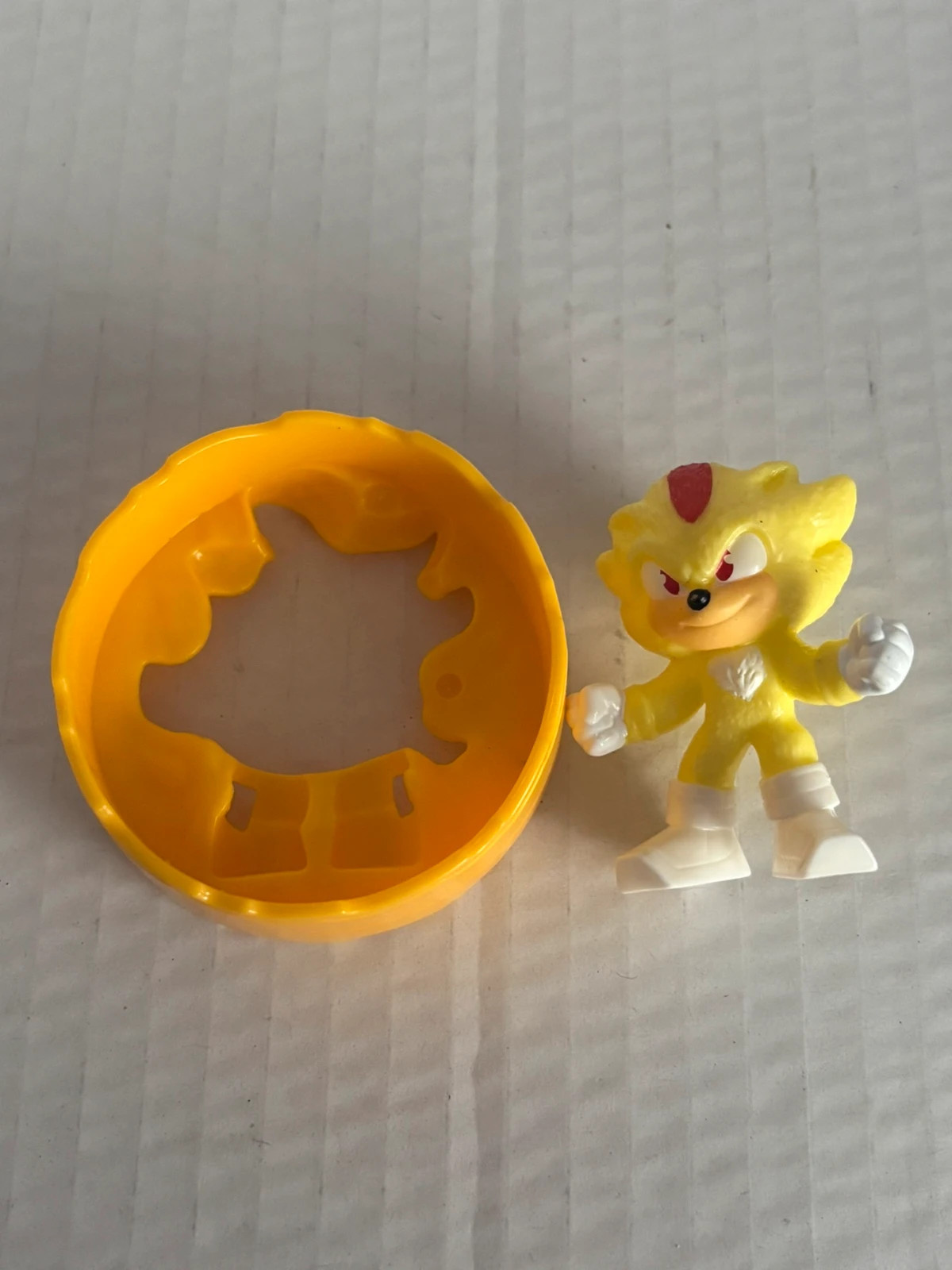 Figura Super Shadow (Sonic) con Anillo - Juguete Sega