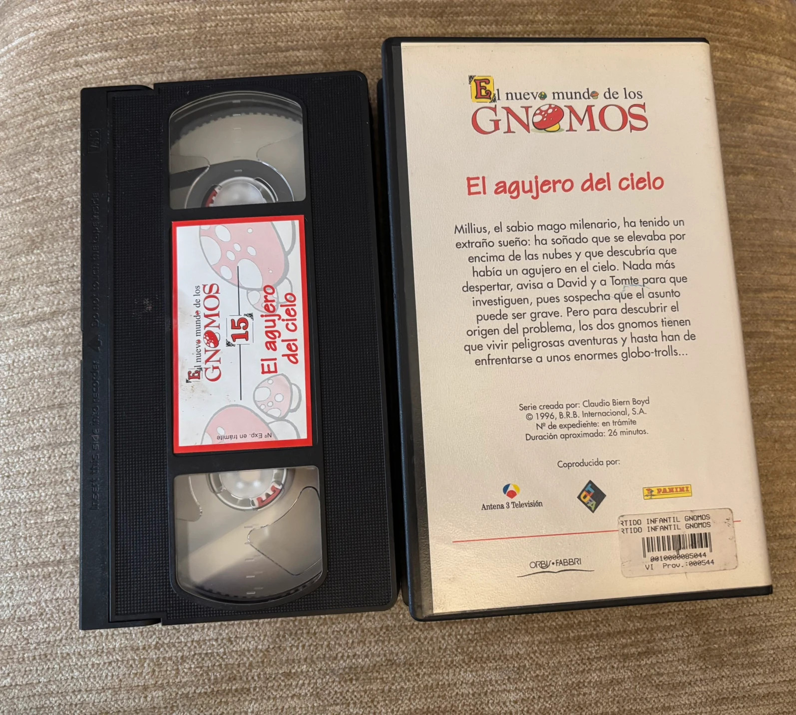 VHS “El nuevo mundo de los gnomos” 2