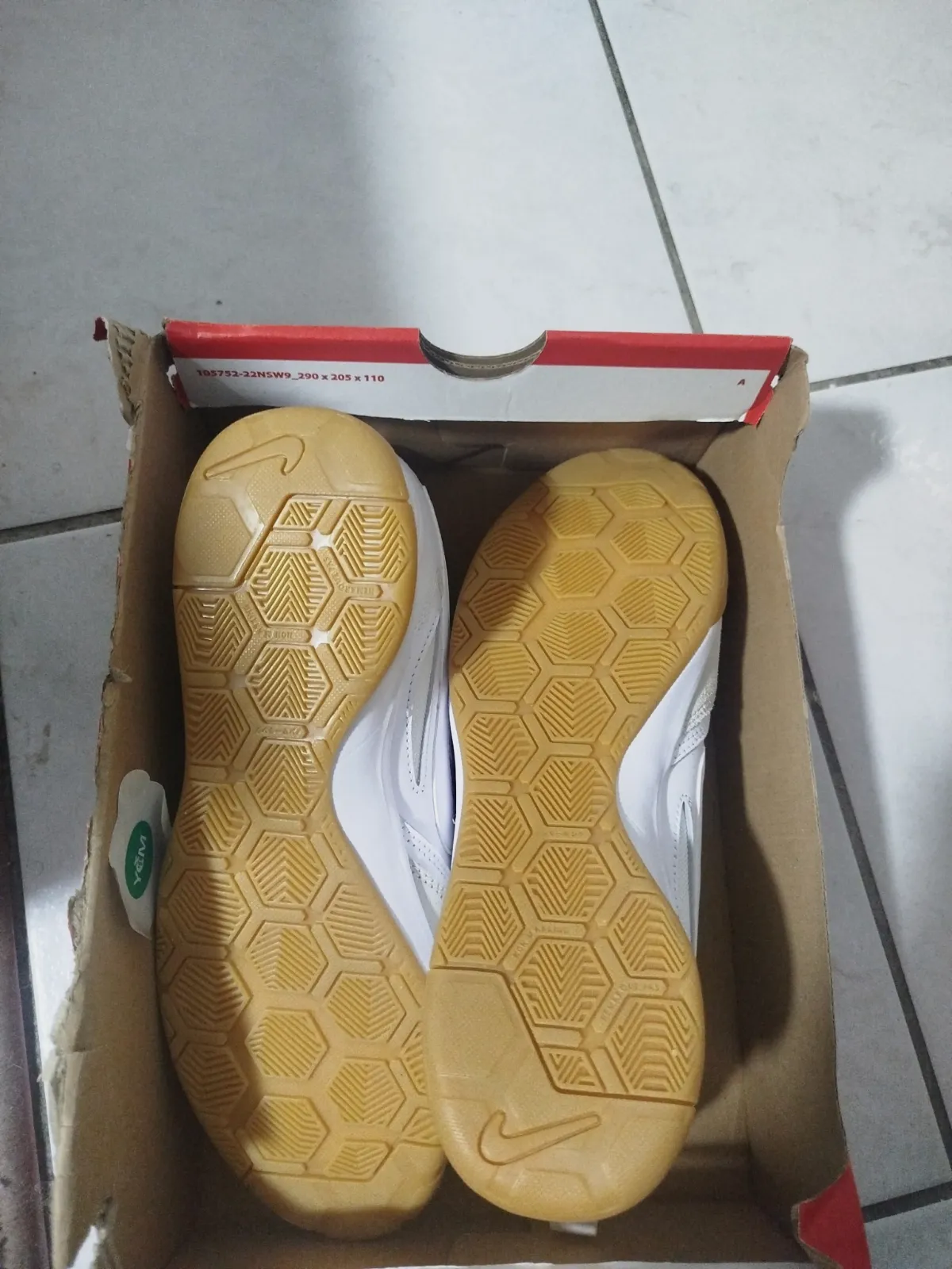 Baskets Nike Gato GS Blanches Taille 39 – Nike – taille EU 39 4