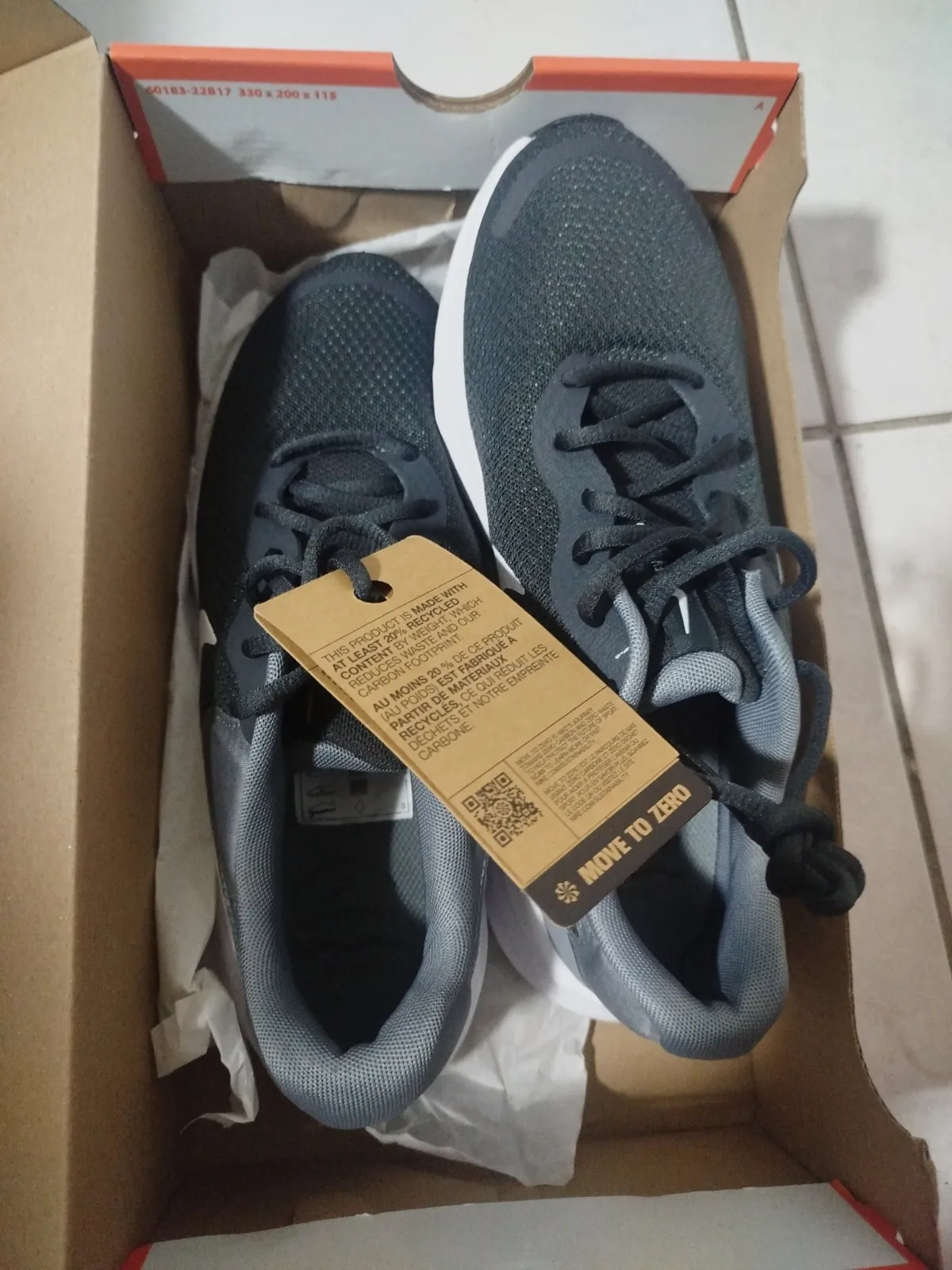 Baskets Nike Revolution 7 Noir et Gris – Nike – taille EU 41 3