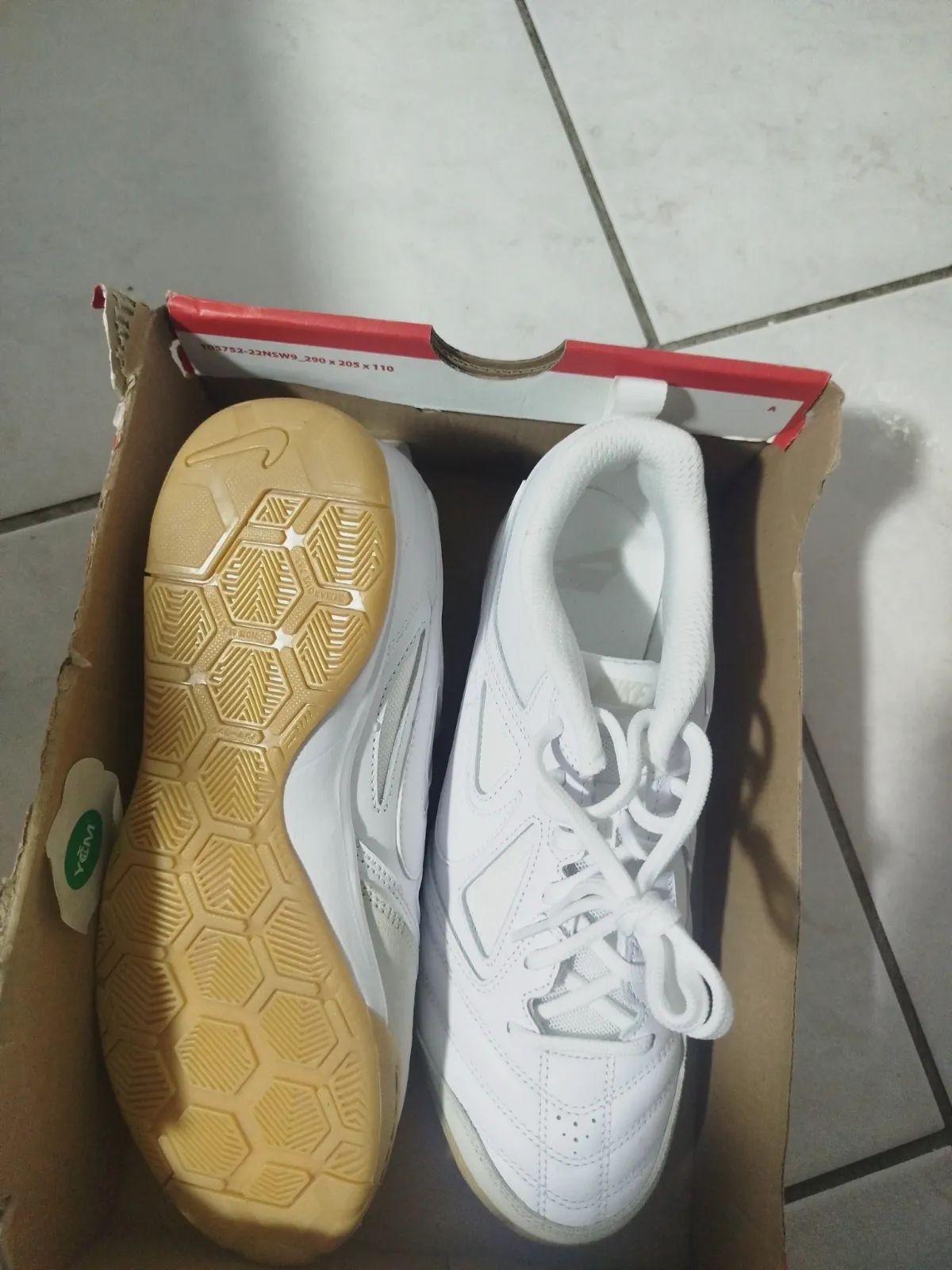 Baskets Nike Gato GS Blanches Taille 39 – Nike – taille EU 39 5