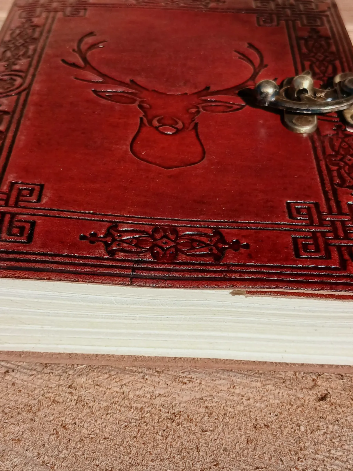 Grimoire / Carnet en cuir véritable - Motif Cerf & Fermoir Laiton – Sans marque 2
