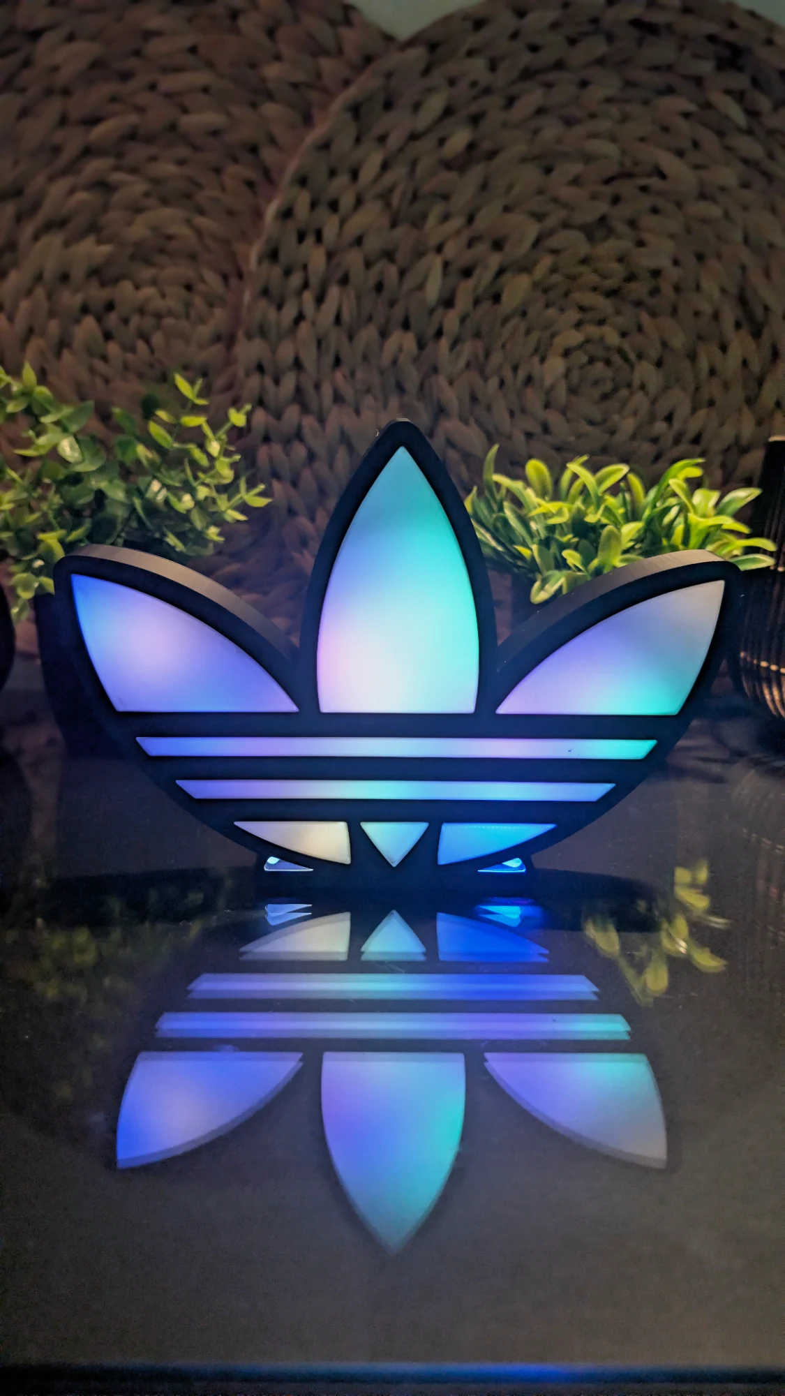 Adidas Trefoil LED Deko-Lampe Tischleuchte – Adidas