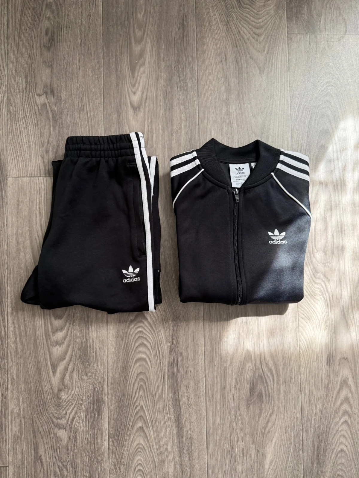 Ensemble Adidas Originals Superstar noir - Veste zip + Jogging Taille S/XS