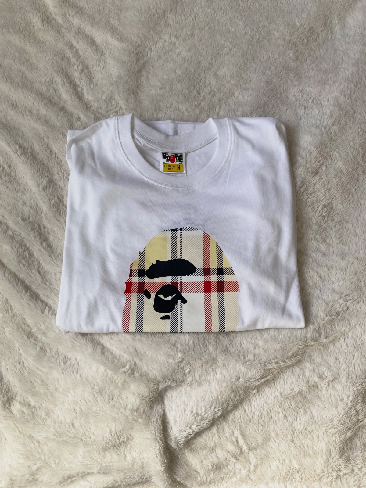 T shirt bape x burberry blanc Taille M adulte – Burberry – taille M 2