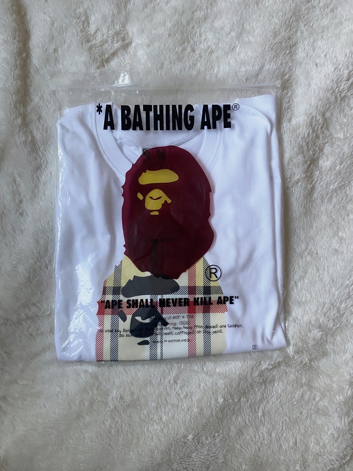 T shirt bape x burberry blanc Taille M adulte – Burberry – taille M 3