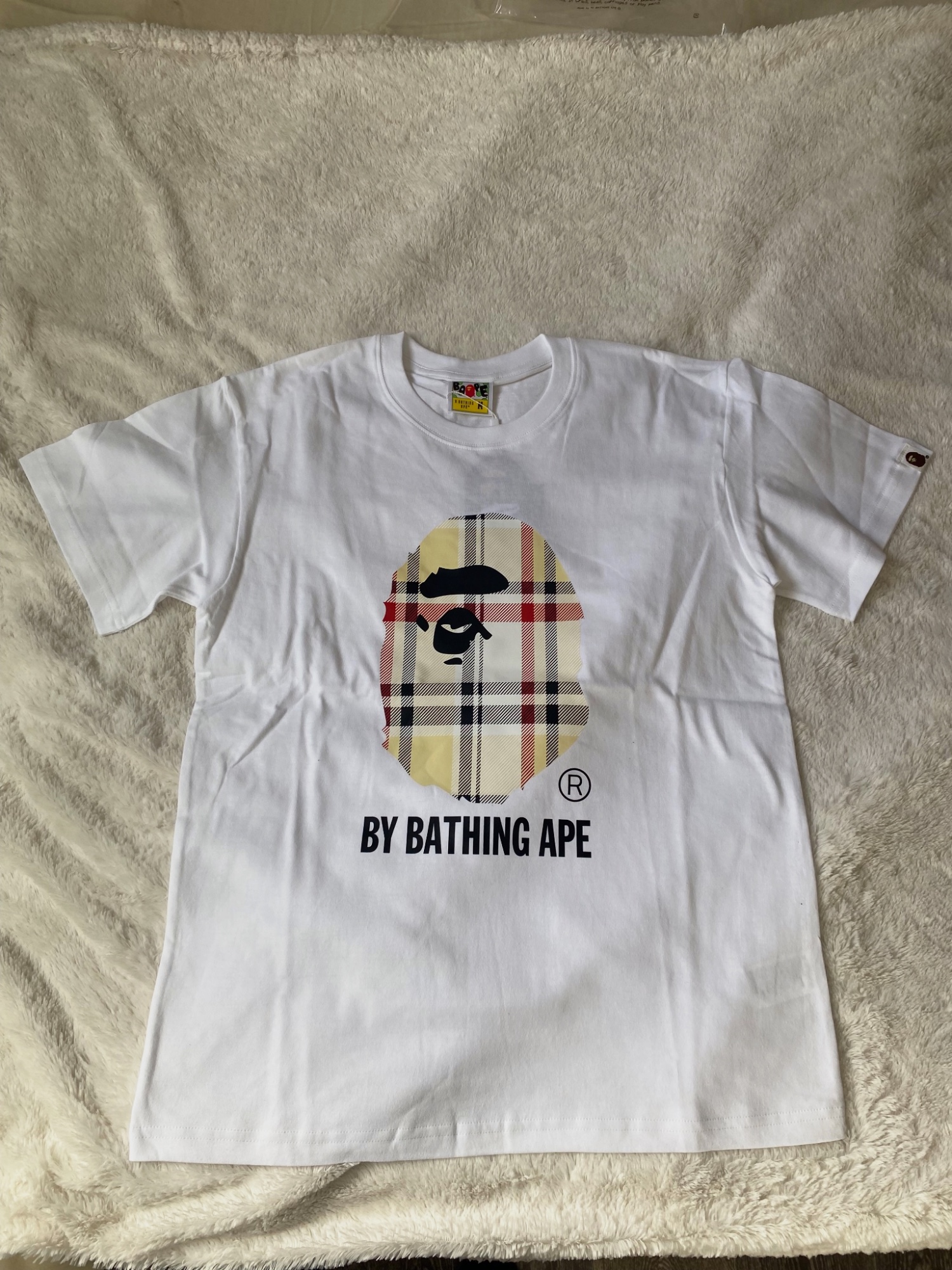 T shirt bape x burberry blanc Taille M adulte 