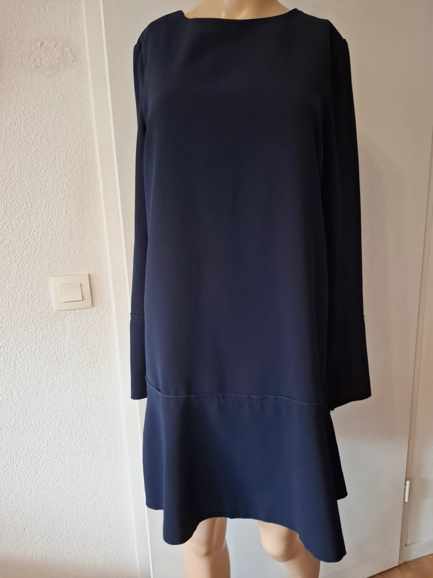 Robe bleu marine manche longue mango taille 36 en tres bon etat