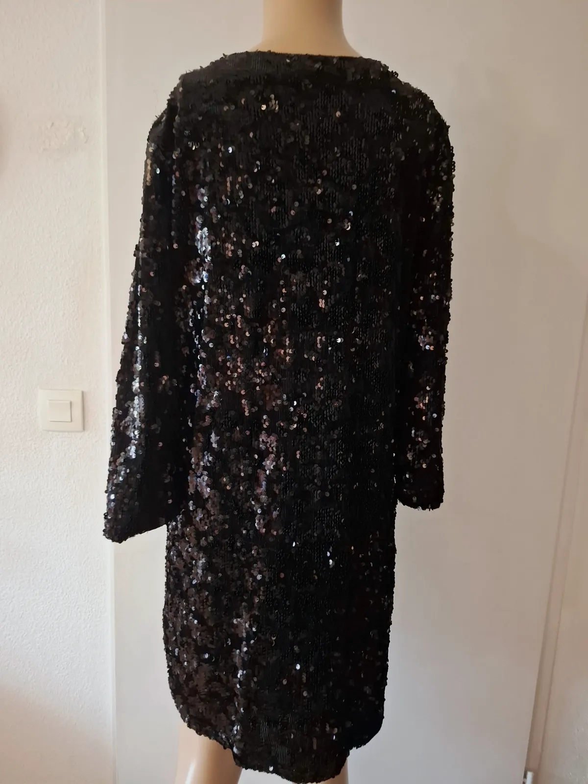 Robe à sequin atelier noir  evene taille s/m en très bon état – Atelier evene – taille S 2