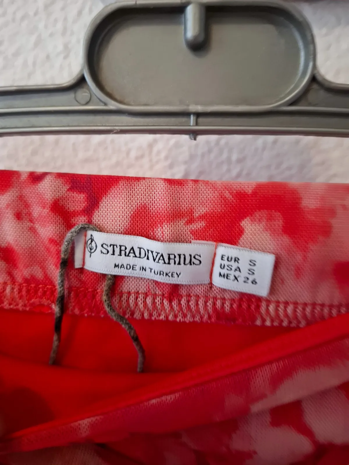 Jupe midi stradivarius fleuri taille s en très bon état – Stradivarius – taille 36 7