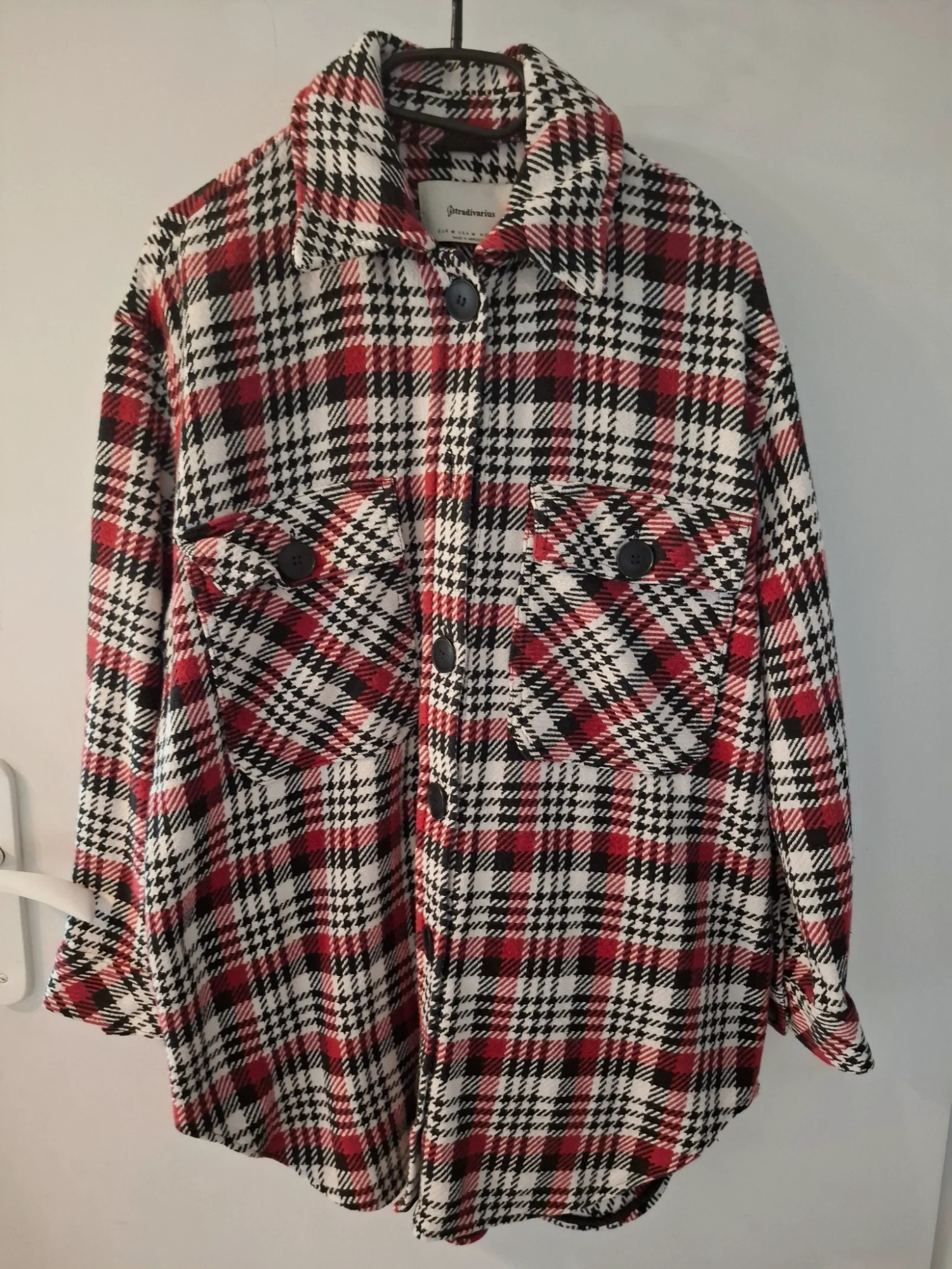veste chemise stradivarius carreaux bordeaux noir taille 38 en très bon état
