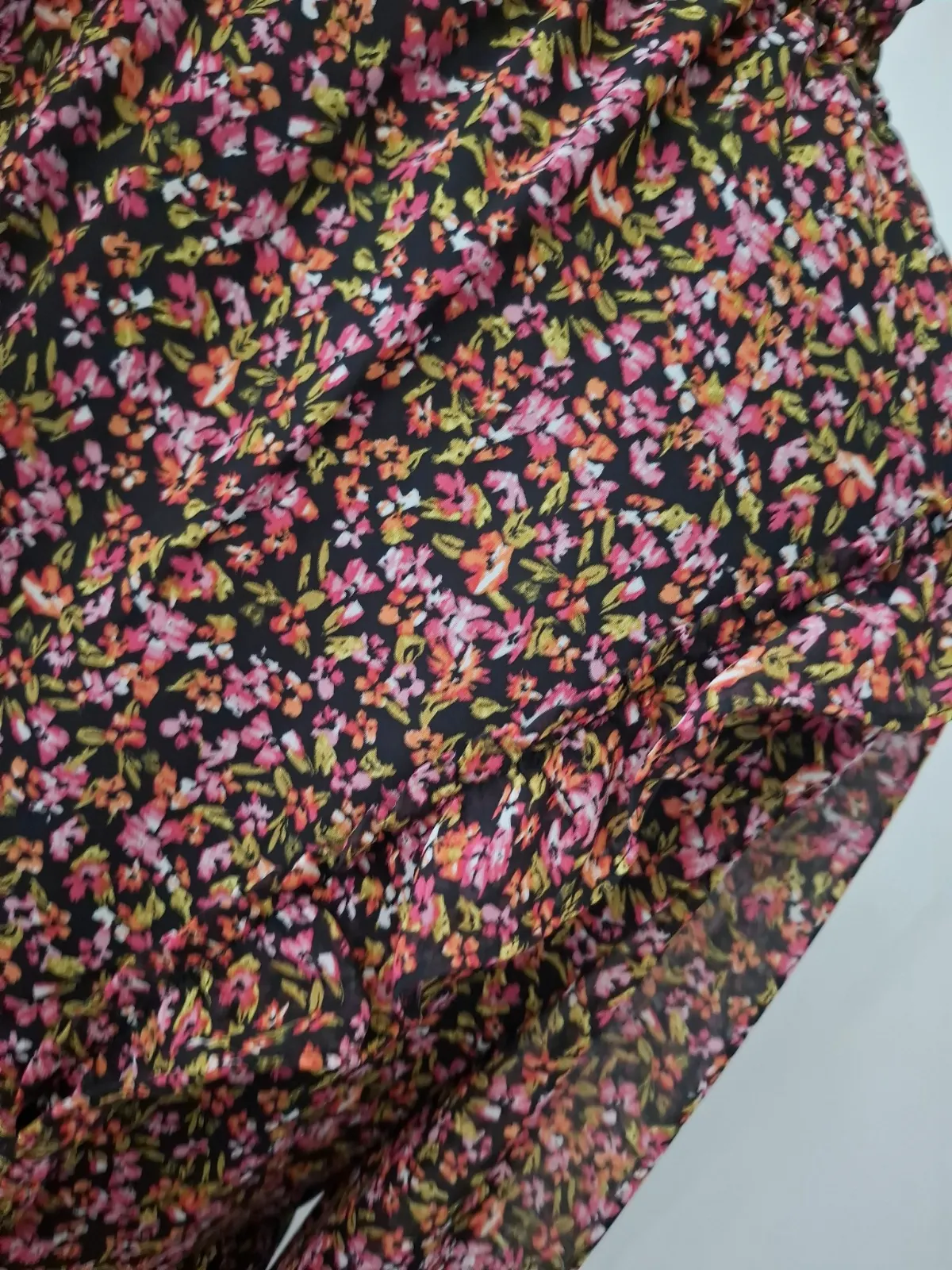 Robe h&m noir fleuri multi taille 36 en tres bon etat – H&M – taille S 7