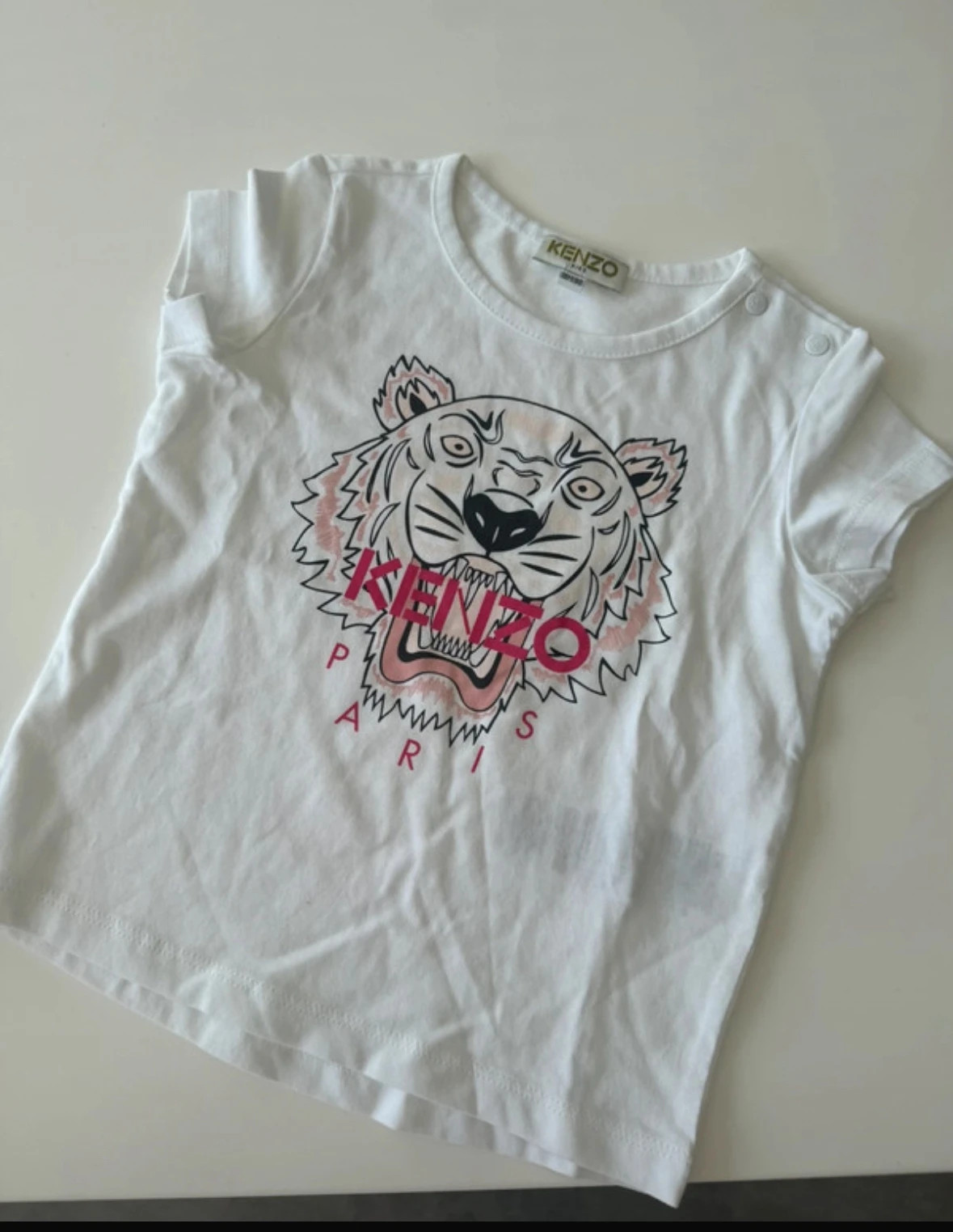 TEE shirt