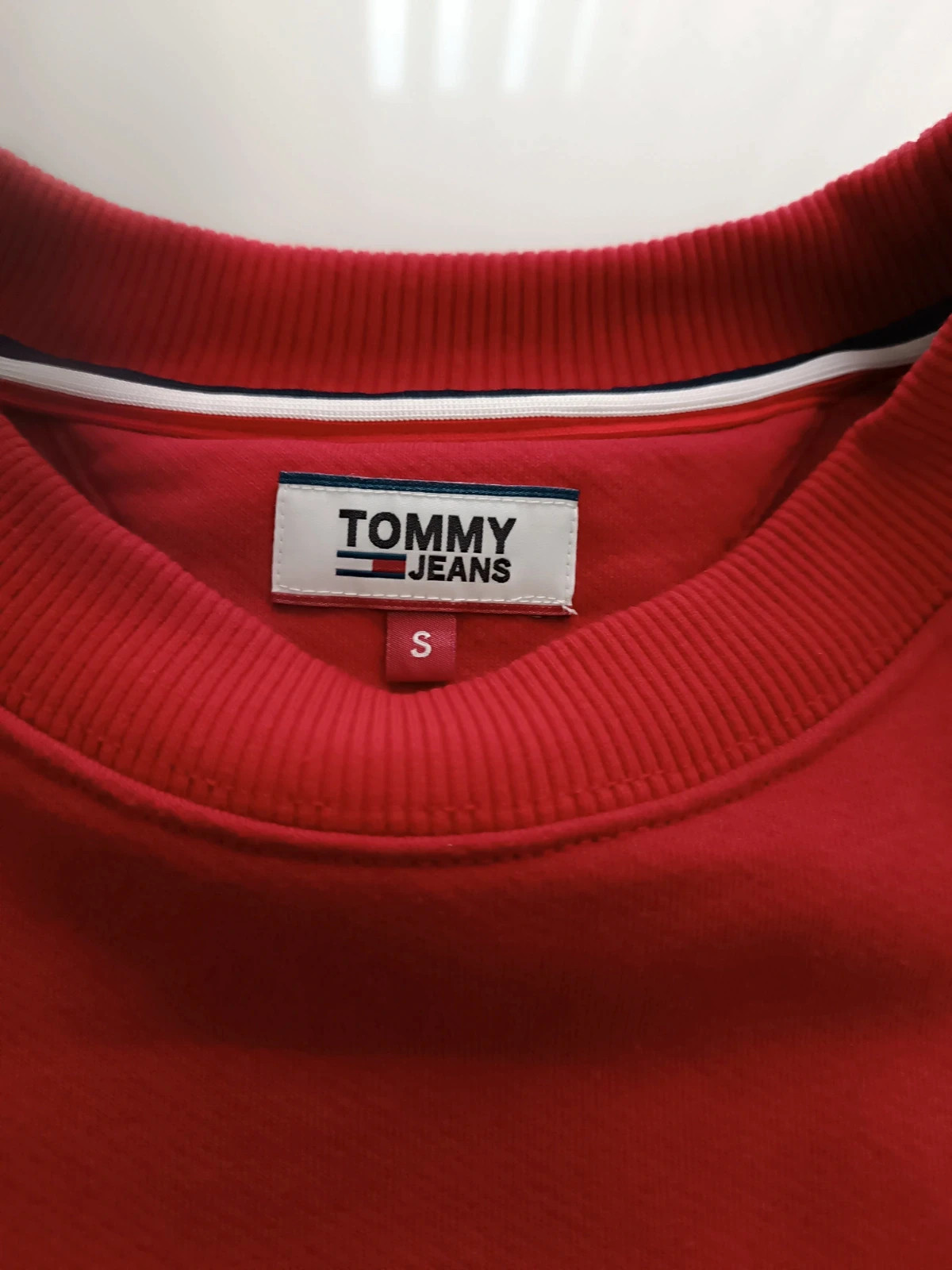 Sweat tommy Jeans femme taille S – Tommy Jeans – taille S / 36 / 8 5