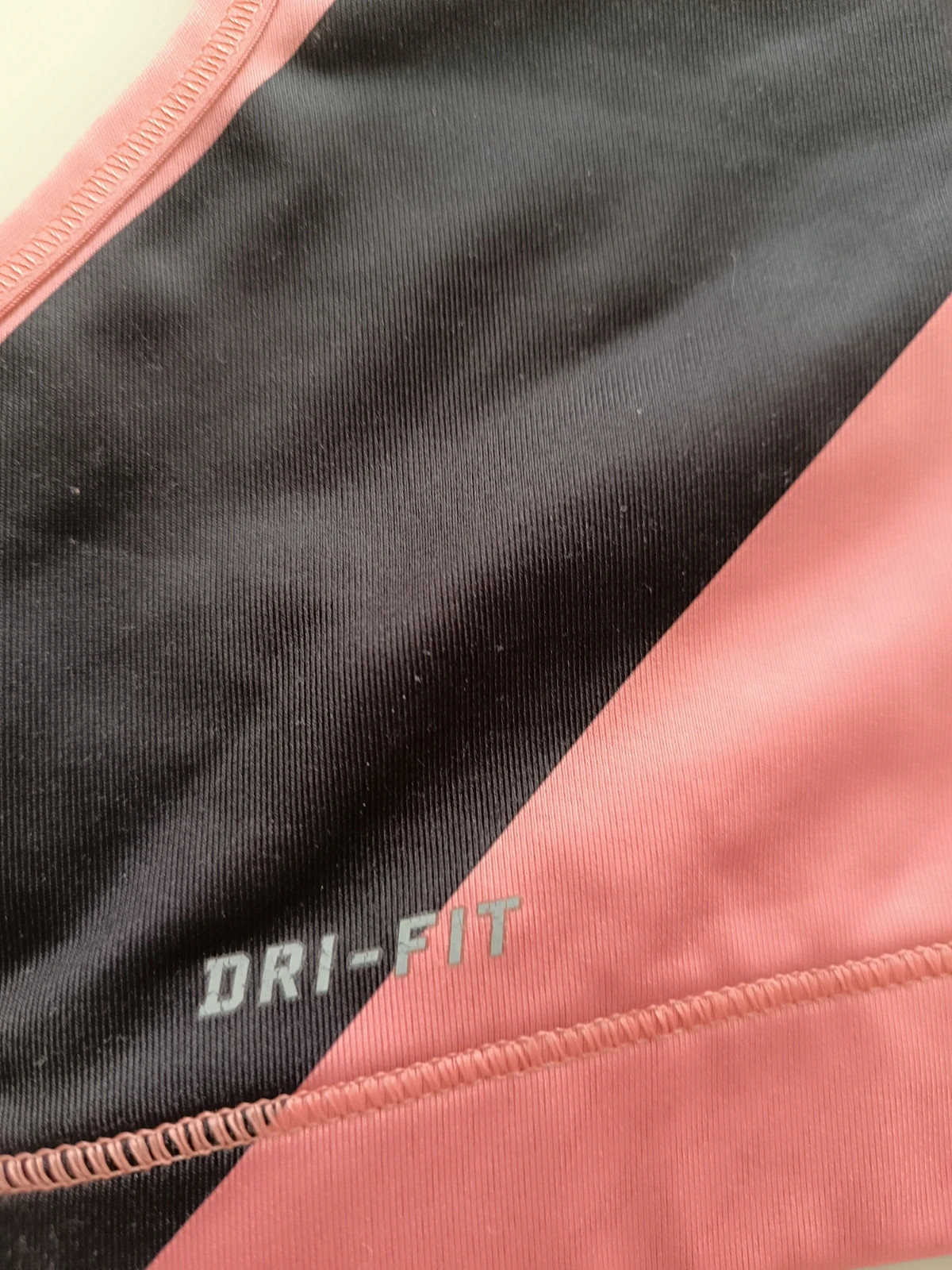 Brassière de sport Nike dri fit taille S – Nike – taille S 3