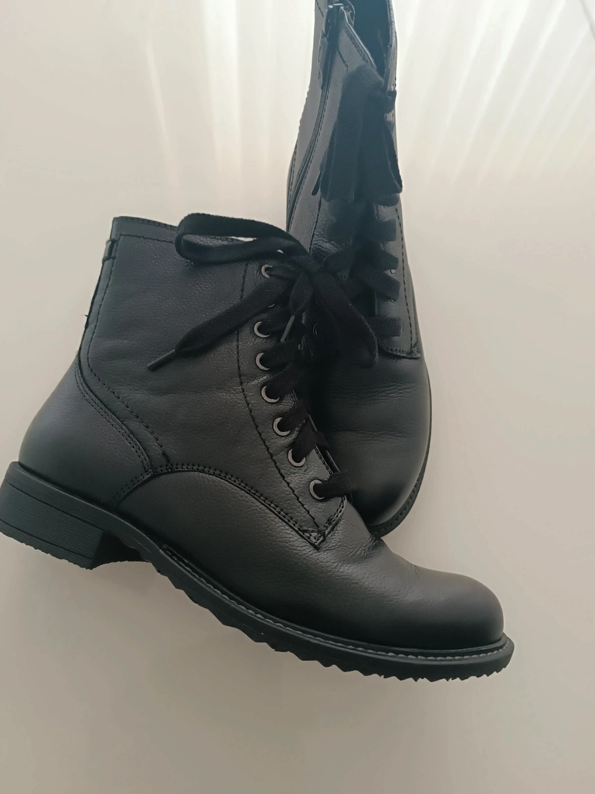 Bottines en cuir Tamaris taille 39