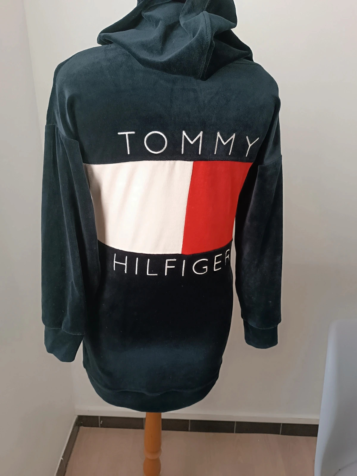 Robe tommy Hilfiger fille 8/10 ans – Tommy Hilfiger – taille 10 ans / 140 cm 4