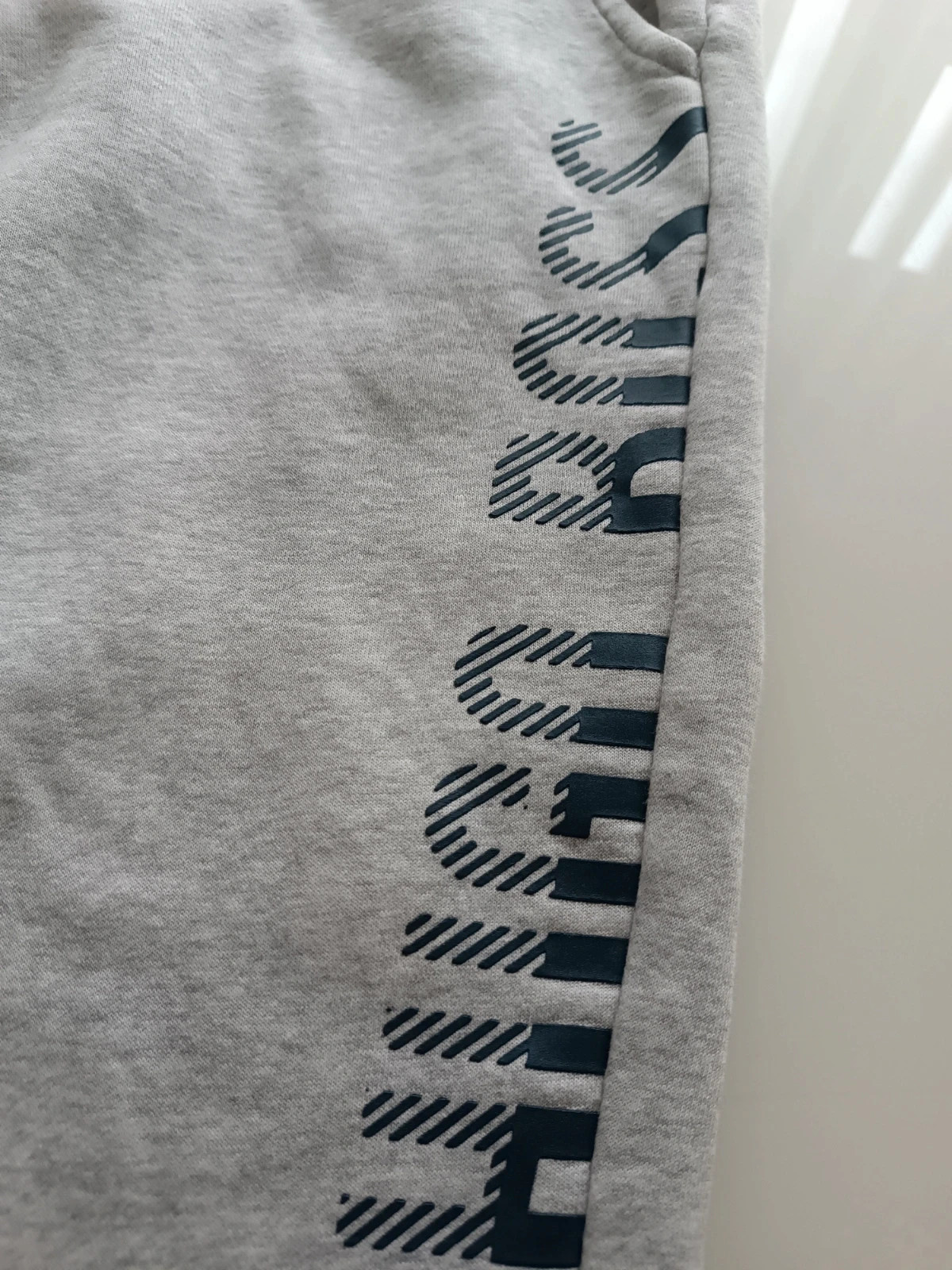 Jogging garçon Hugo Boss – Hugo Boss – taille 16 ans / 176 cm 2