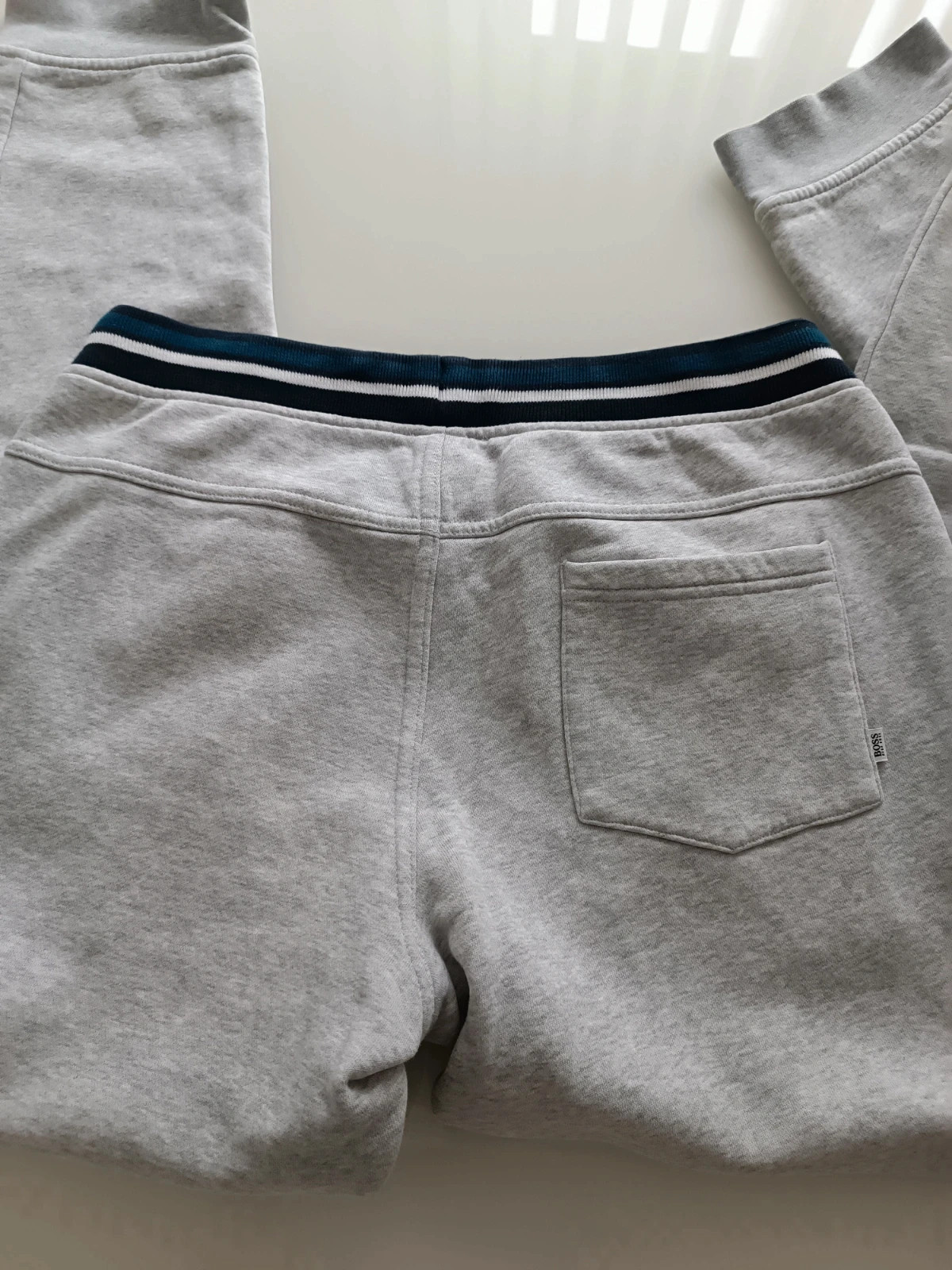 Jogging garçon Hugo Boss – Hugo Boss – taille 16 ans / 176 cm 5