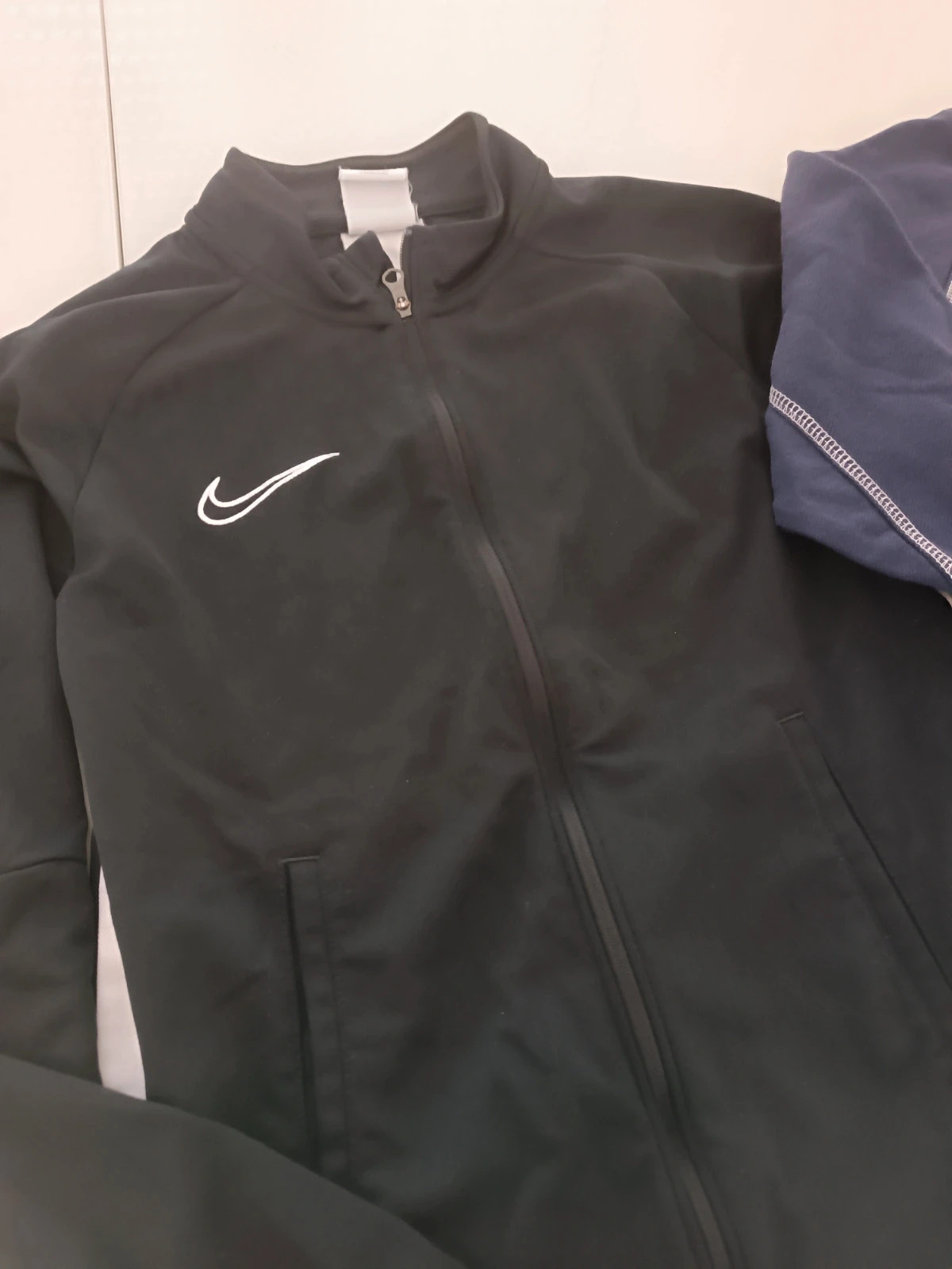 Hauts garçon nikeet Asics 10ans – Nike – taille 10 ans / 140 cm 2