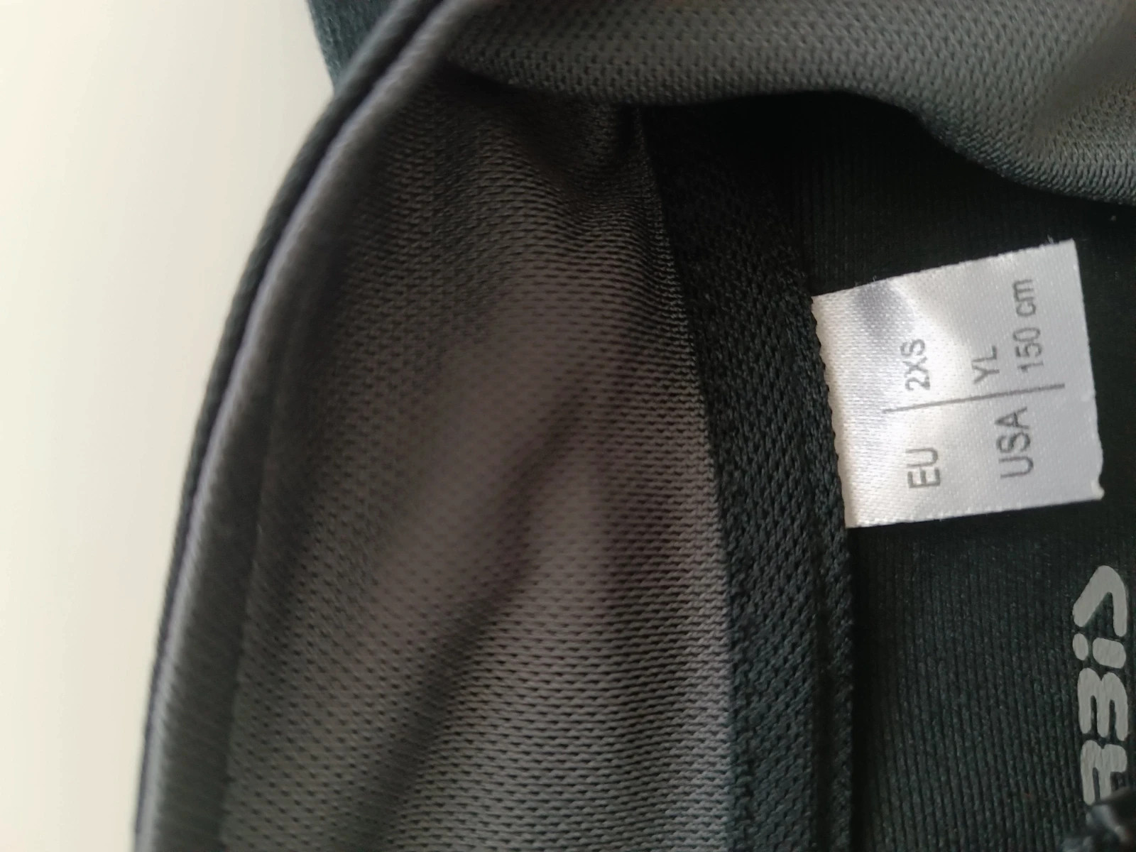 Veste et sweat garçon – Hummel – taille 12 ans / 152 cm 4