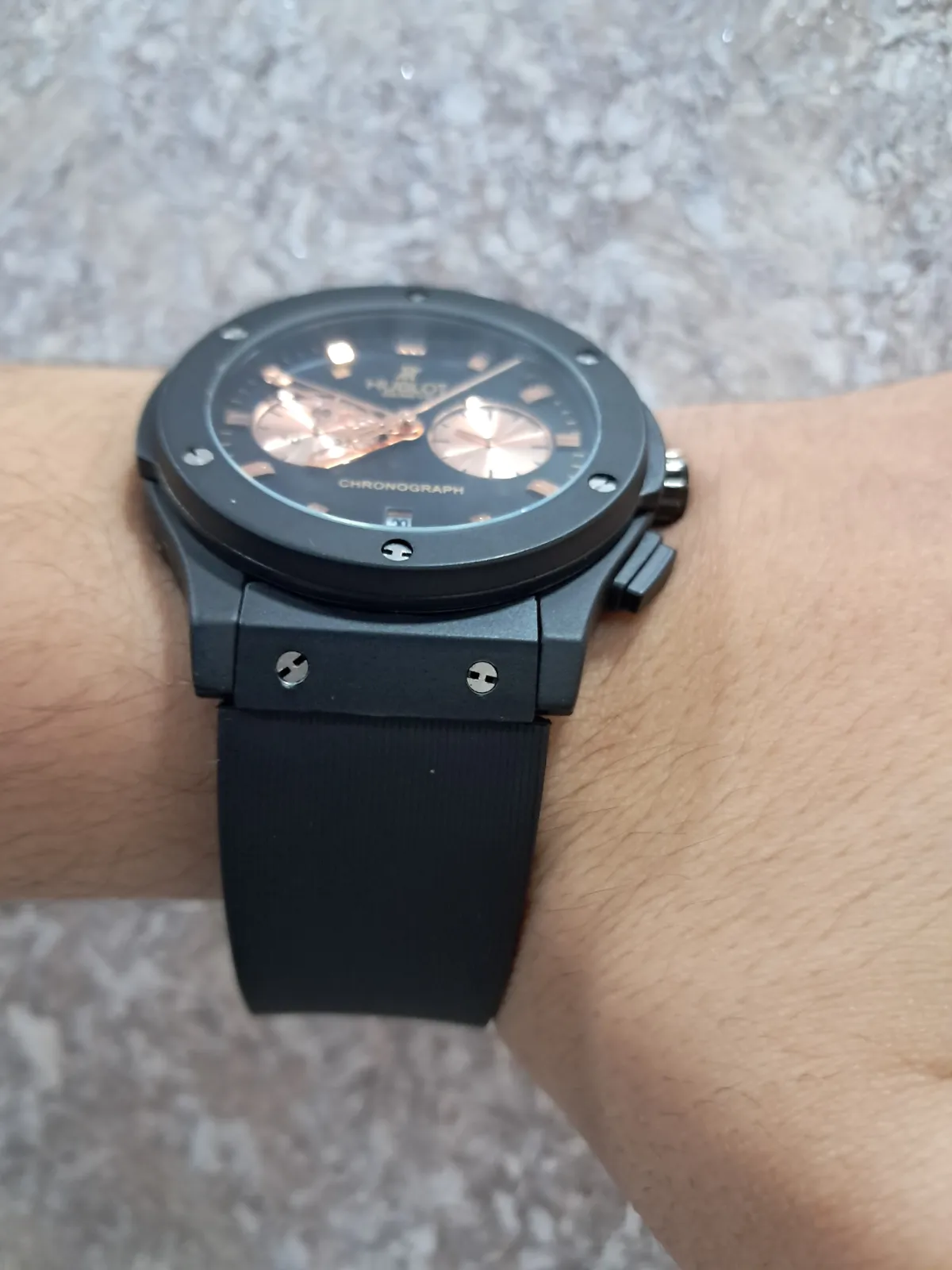 Montre chronographe noire Hublot 3