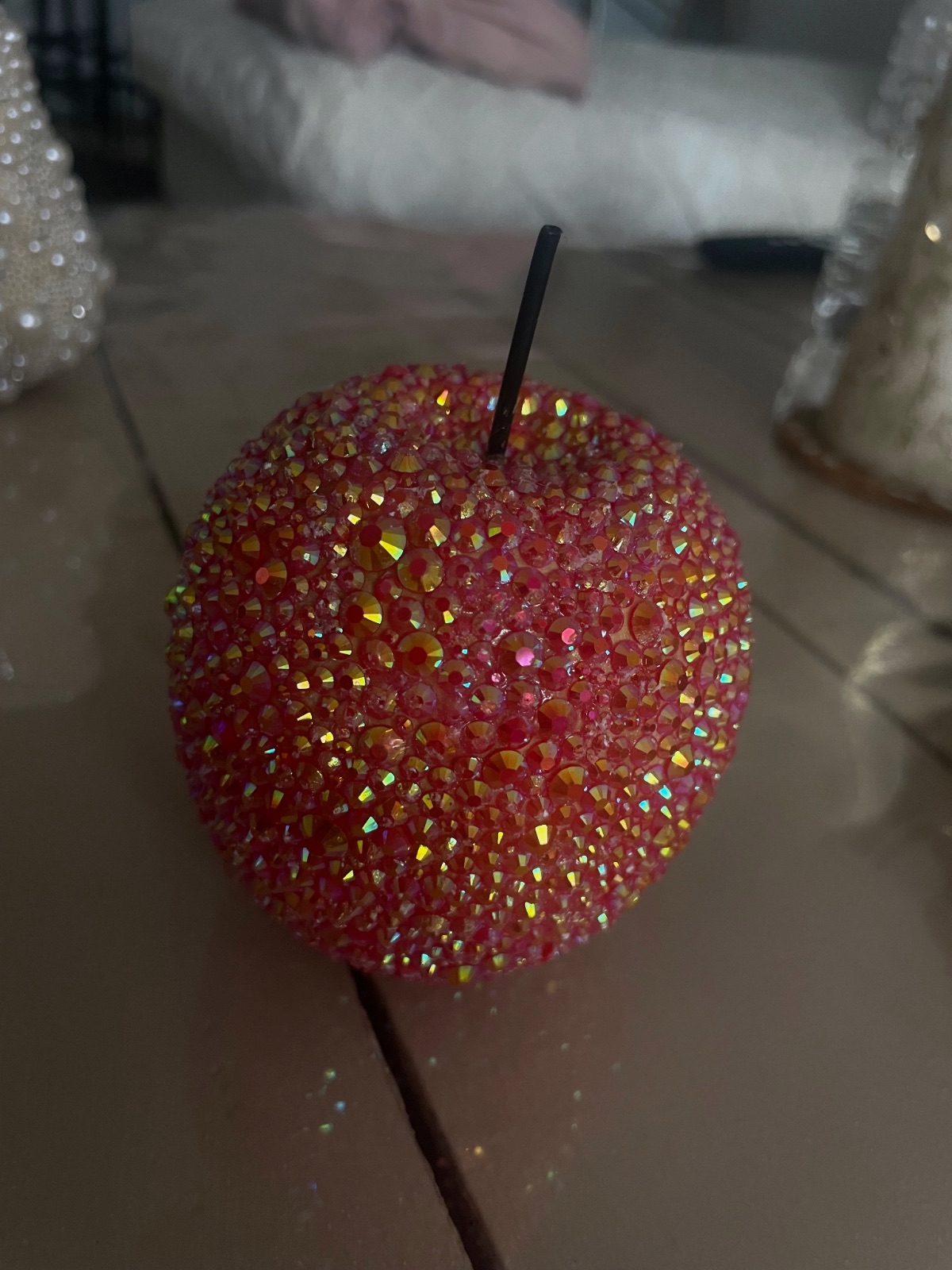 Pomme customiser en strass – fait main 3