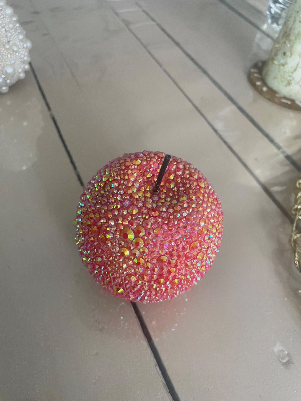 Pomme customiser en strass – fait main 2