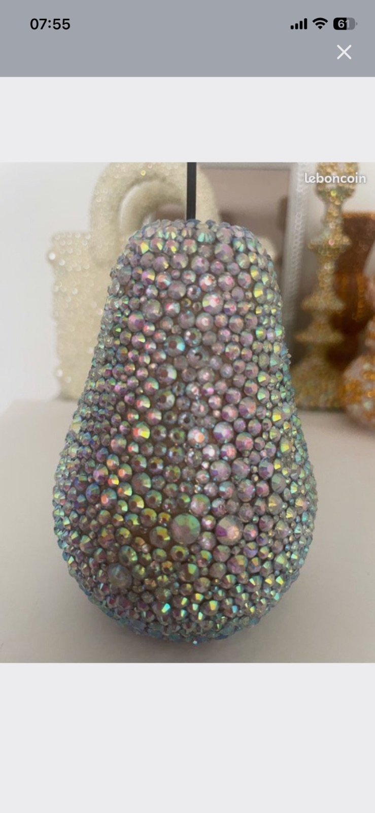 Poire décorative recouverte de strass irisés – Fait mains 2