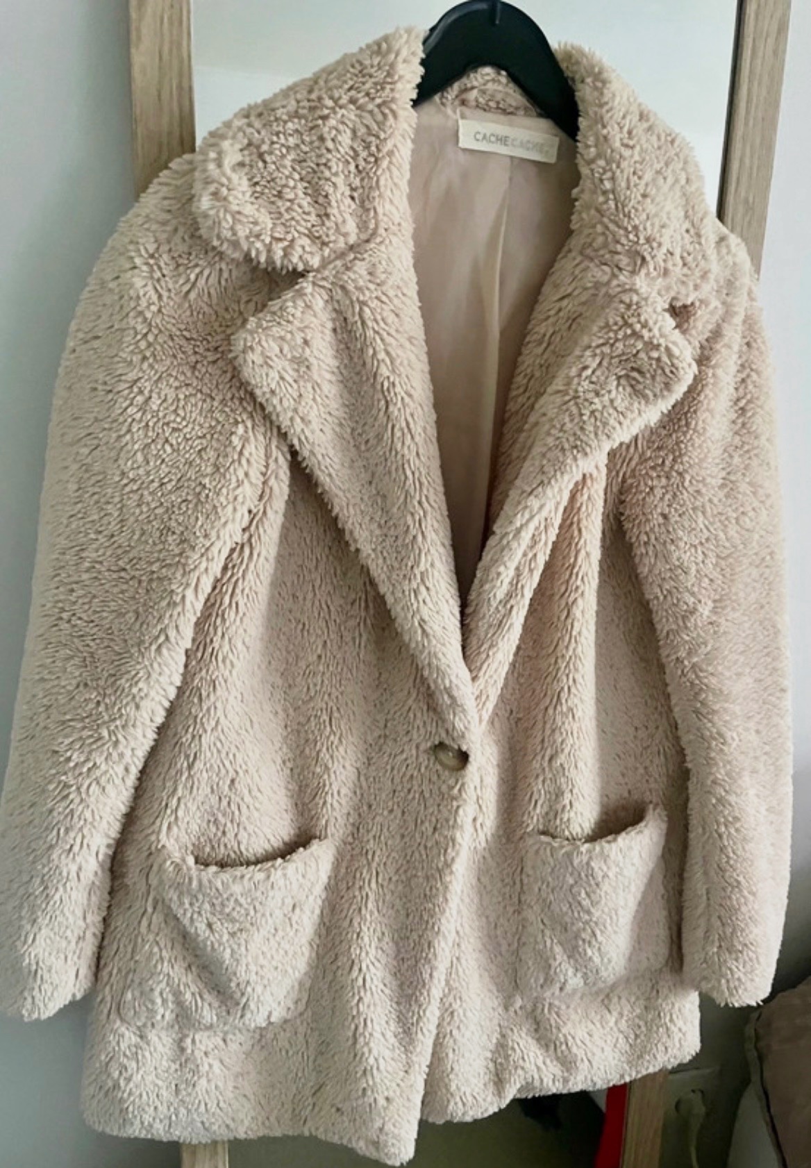 Manteau cache-cache 