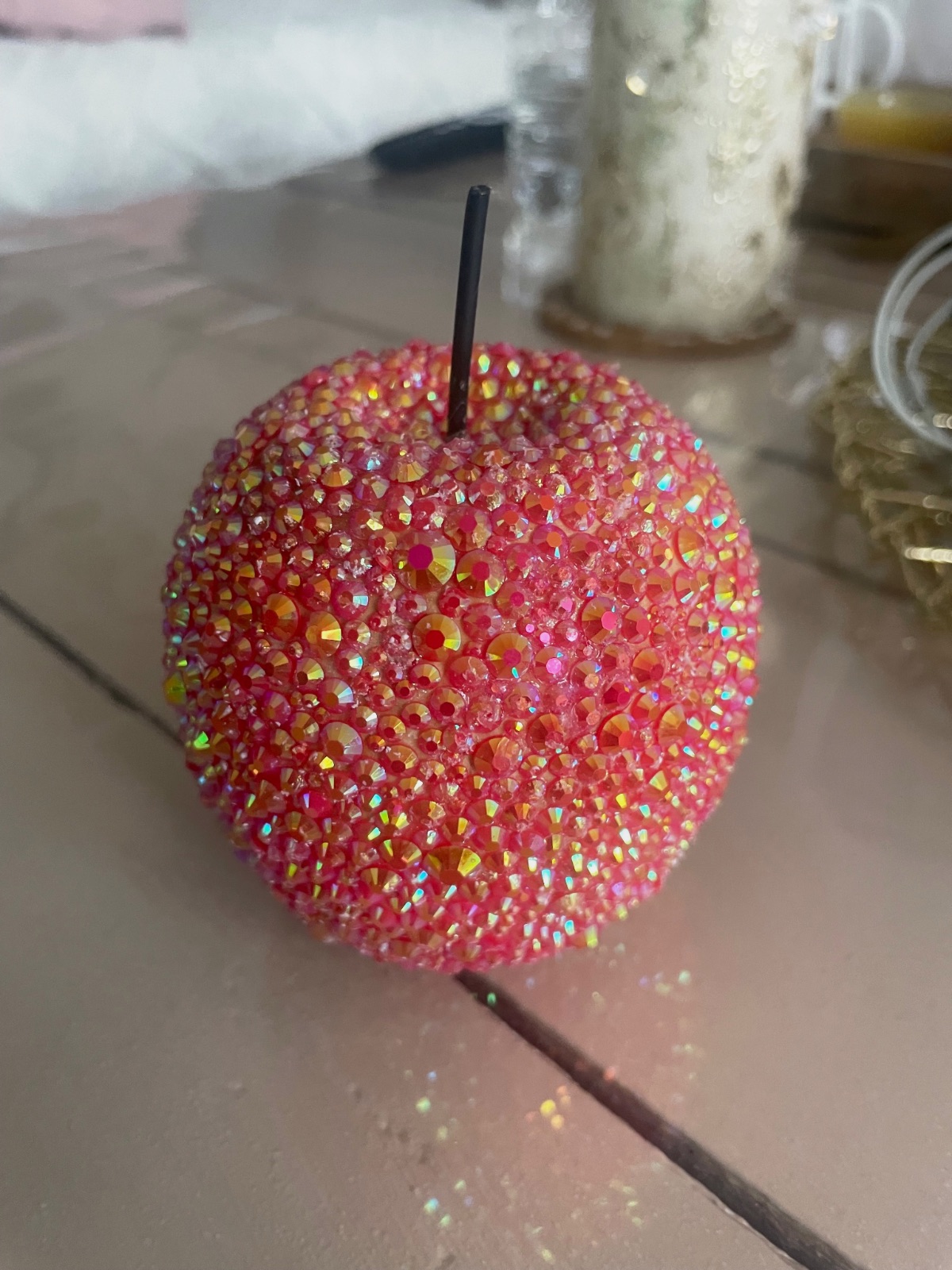 Pomme customiser en strass – fait main 4