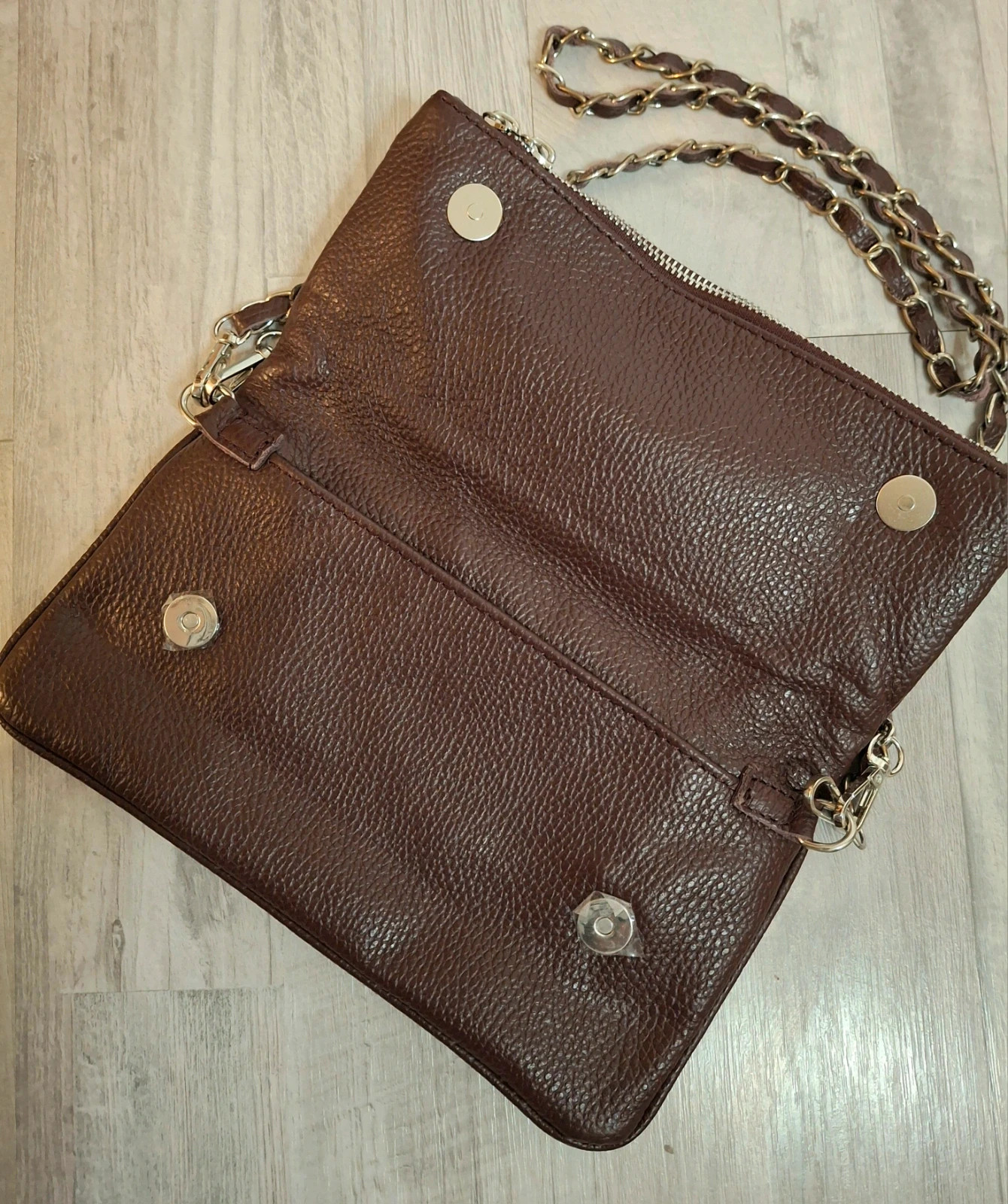 Sac sacoche bandoulière en chaîne en cuir Marron – Flora 2