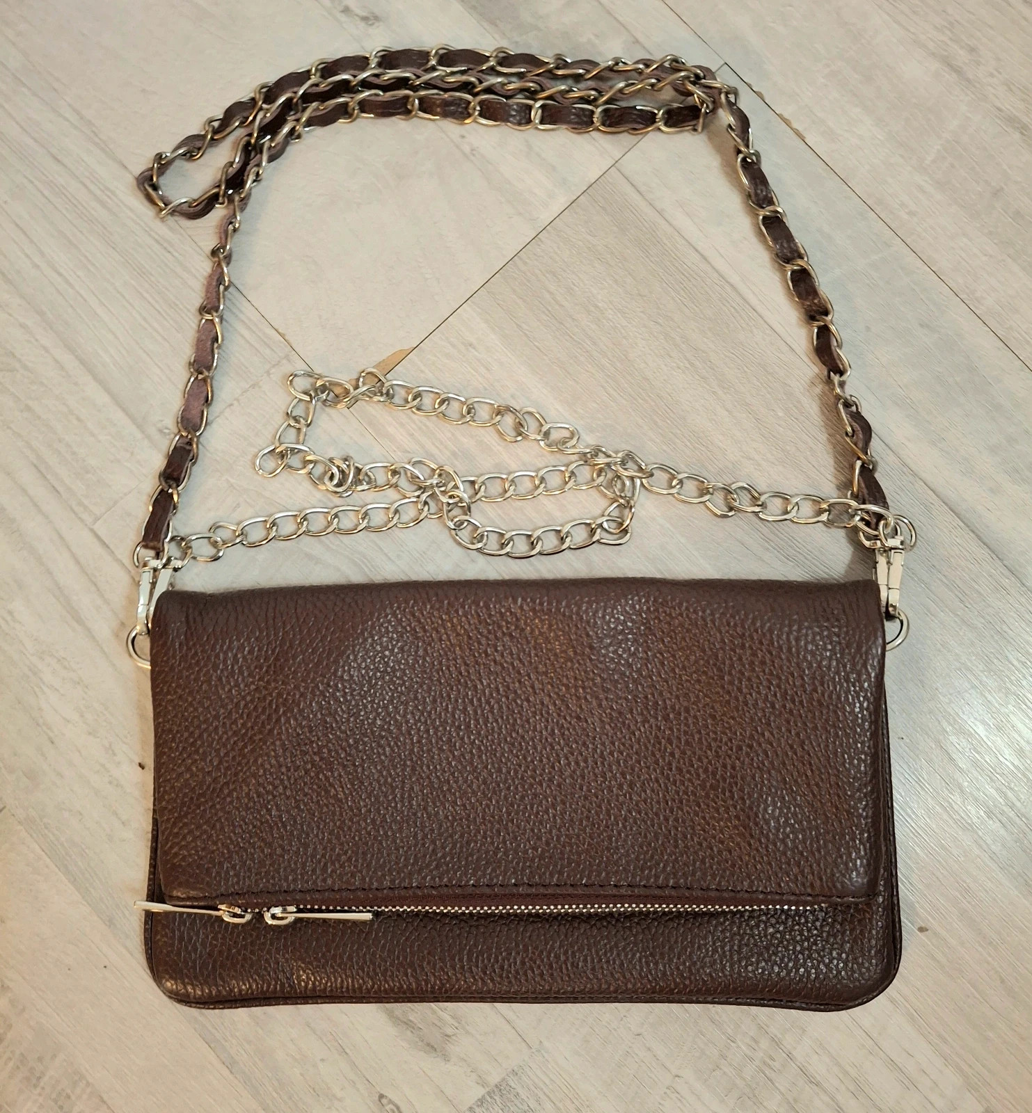 Sac sacoche bandoulière en chaîne en cuir Marron – Flora 4