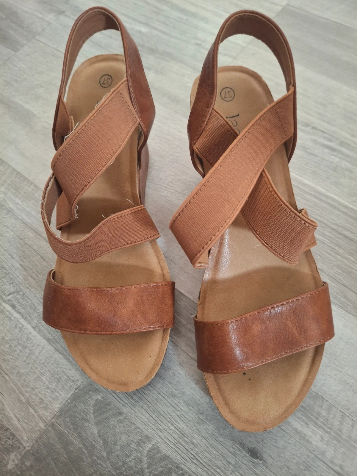 Sandales a talon compensé Camel – Chaussea – taille 37 2